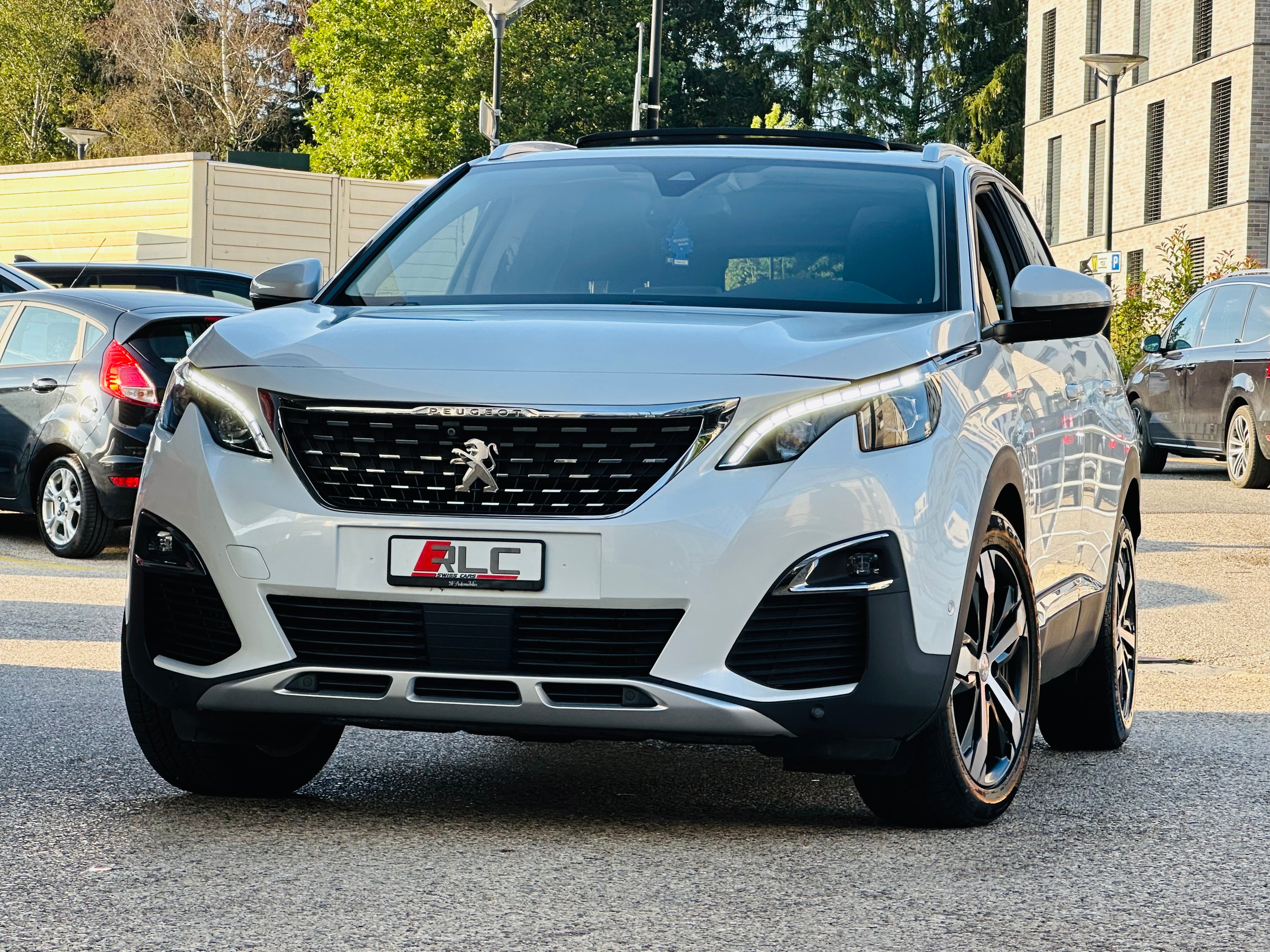 PEUGEOT 3008 1.2 PureTech Allure