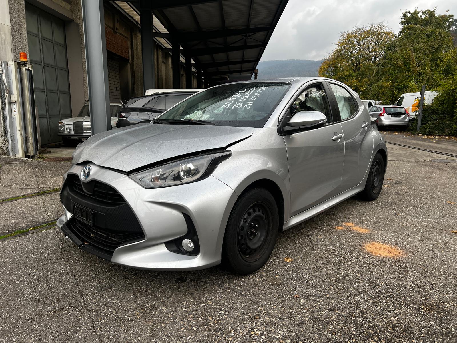 TOYOTA Yaris 1.5 Comfort e-CVT