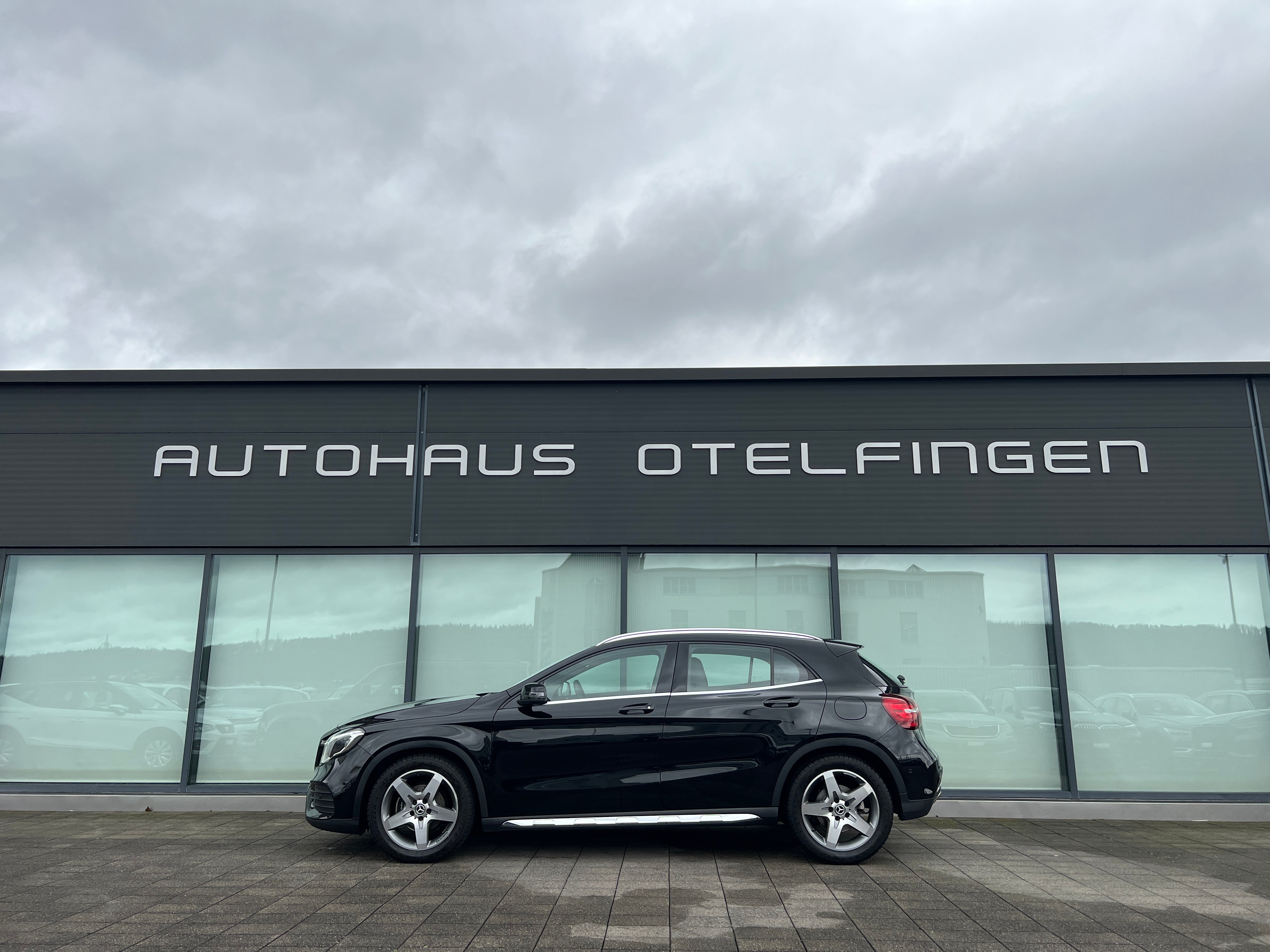 MERCEDES-BENZ GLA 200 AMG Line 7G-DCT