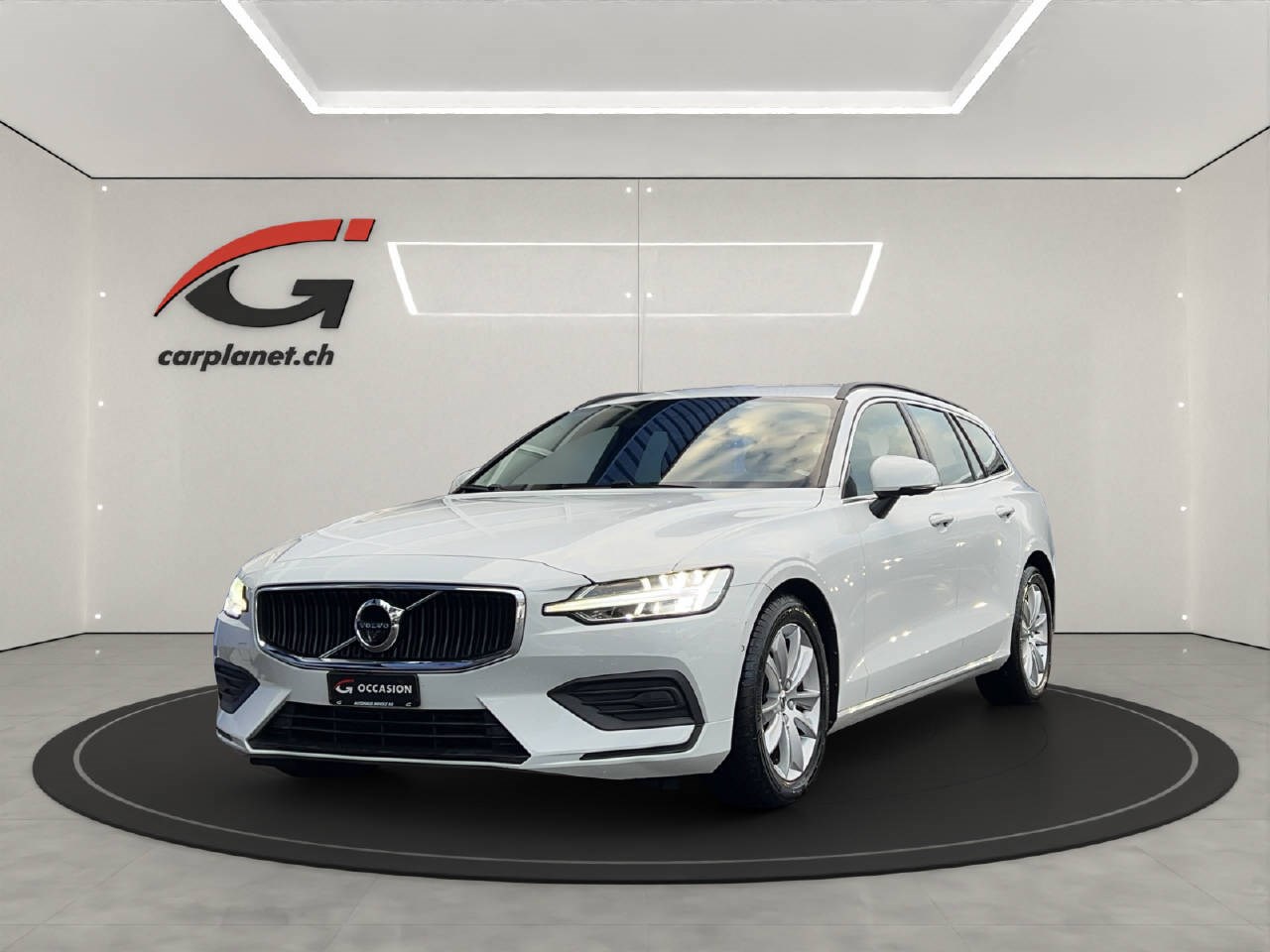 VOLVO V60 2.0 B4 Momentum