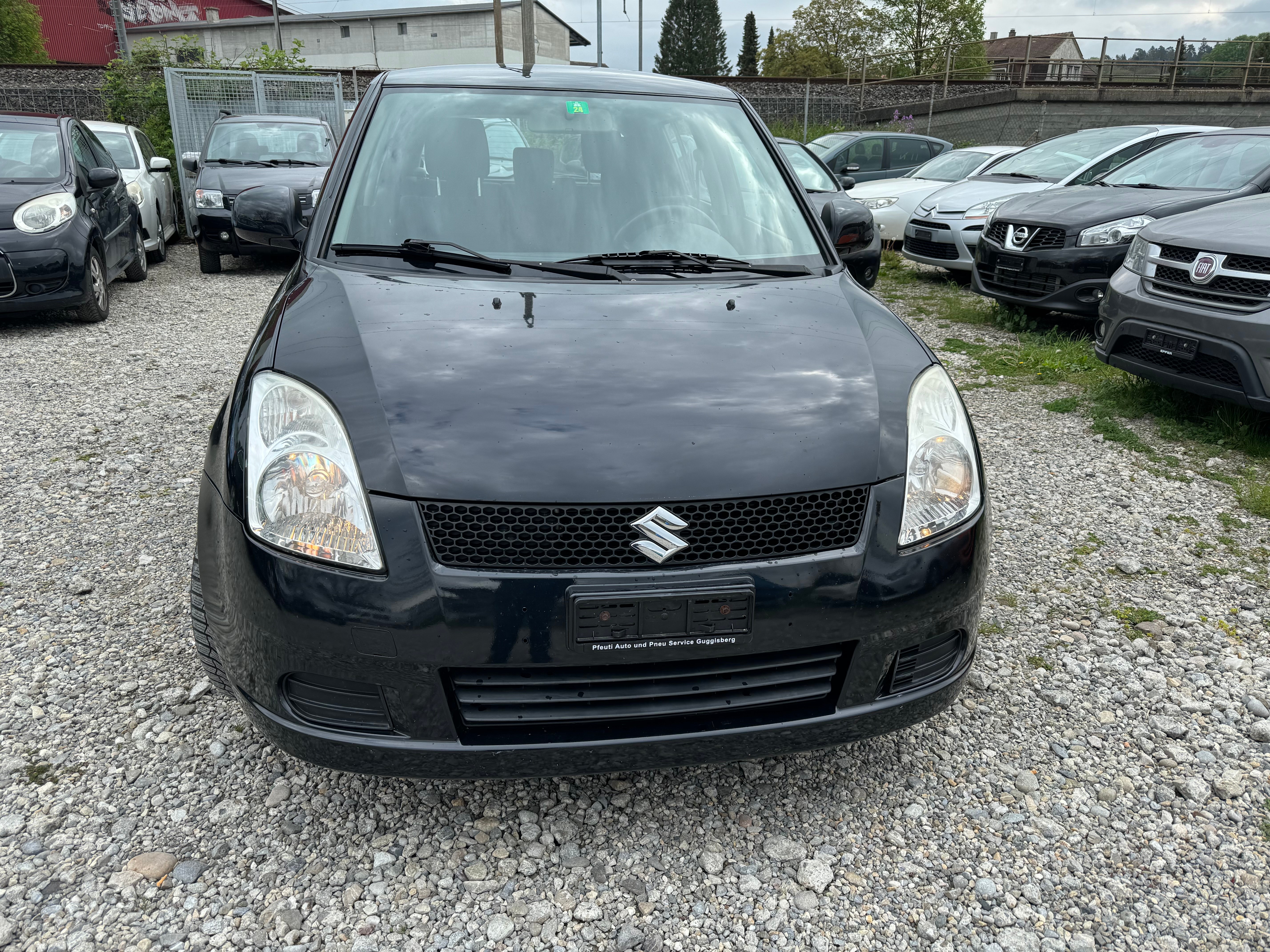 SUZUKI Swift 1.3i 16V GL Top 4x4