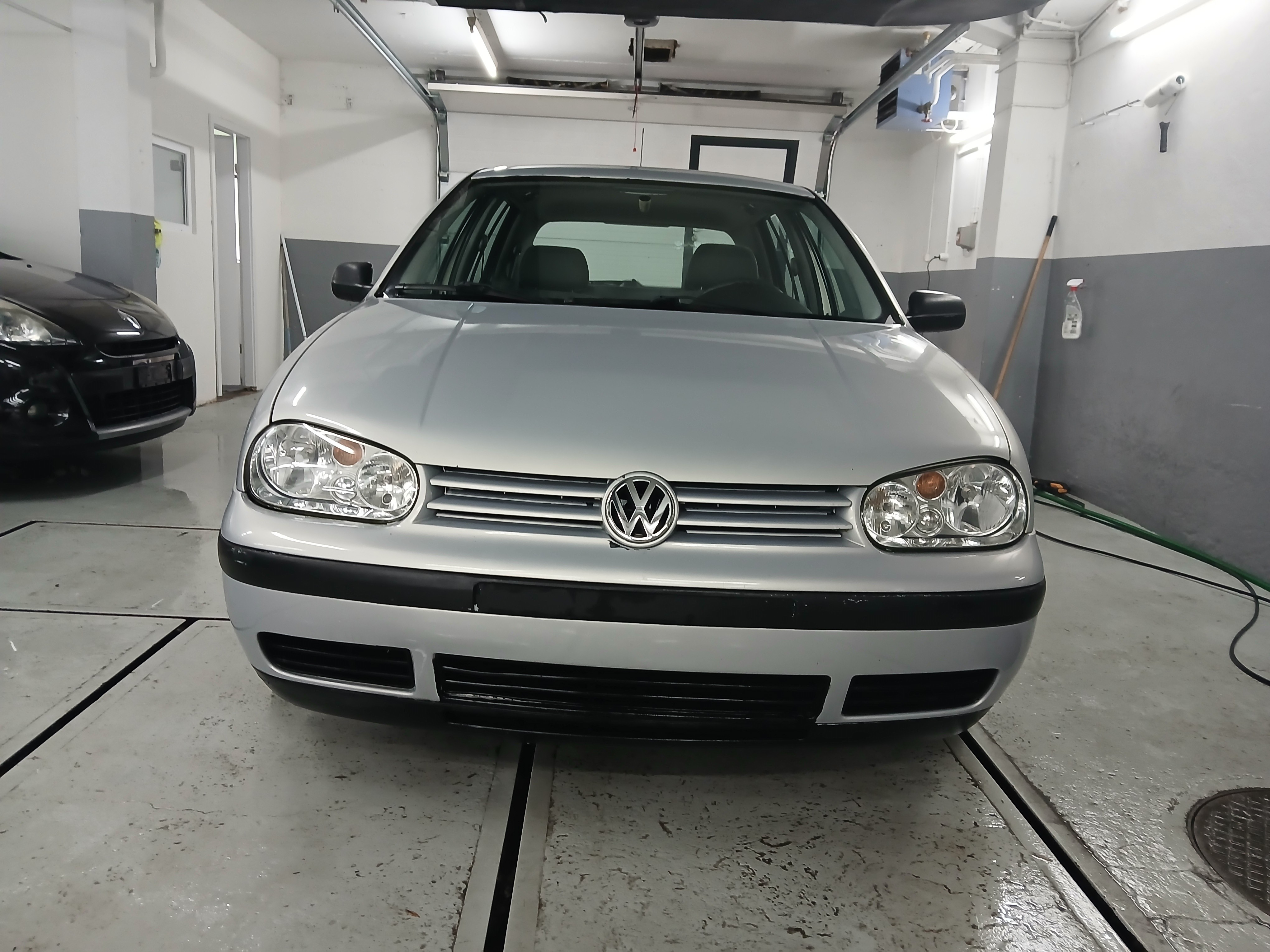 VW Golf 1.6