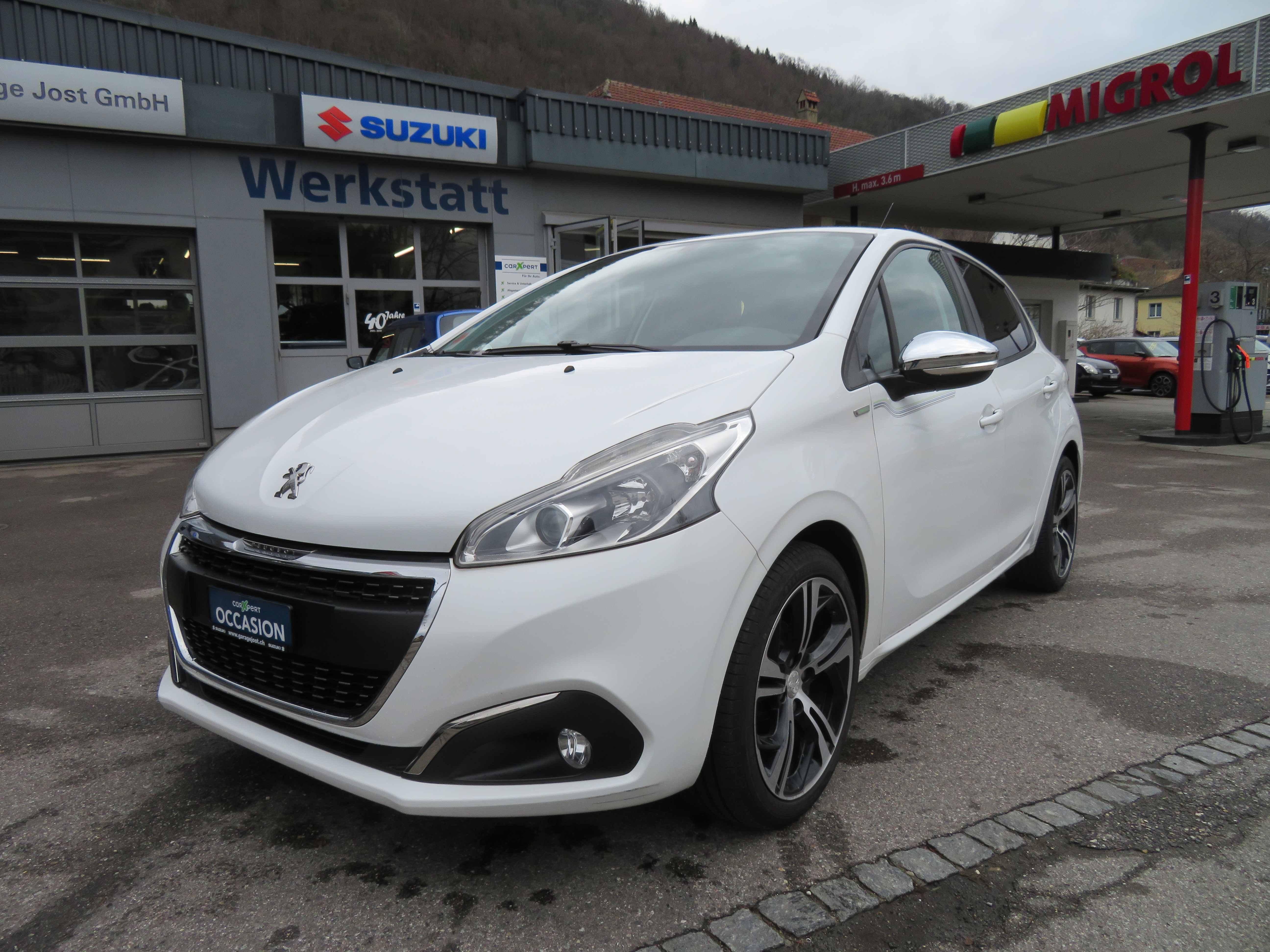 PEUGEOT 208 1.6 Turbo GTi