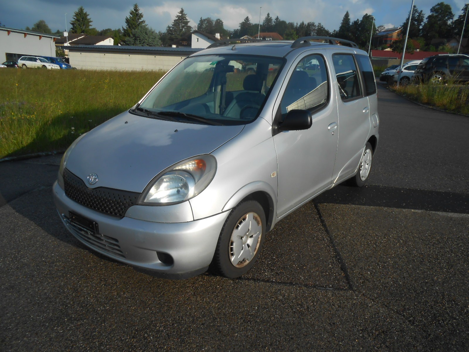 TOYOTA Yaris Verso 1.3 Linea Luna