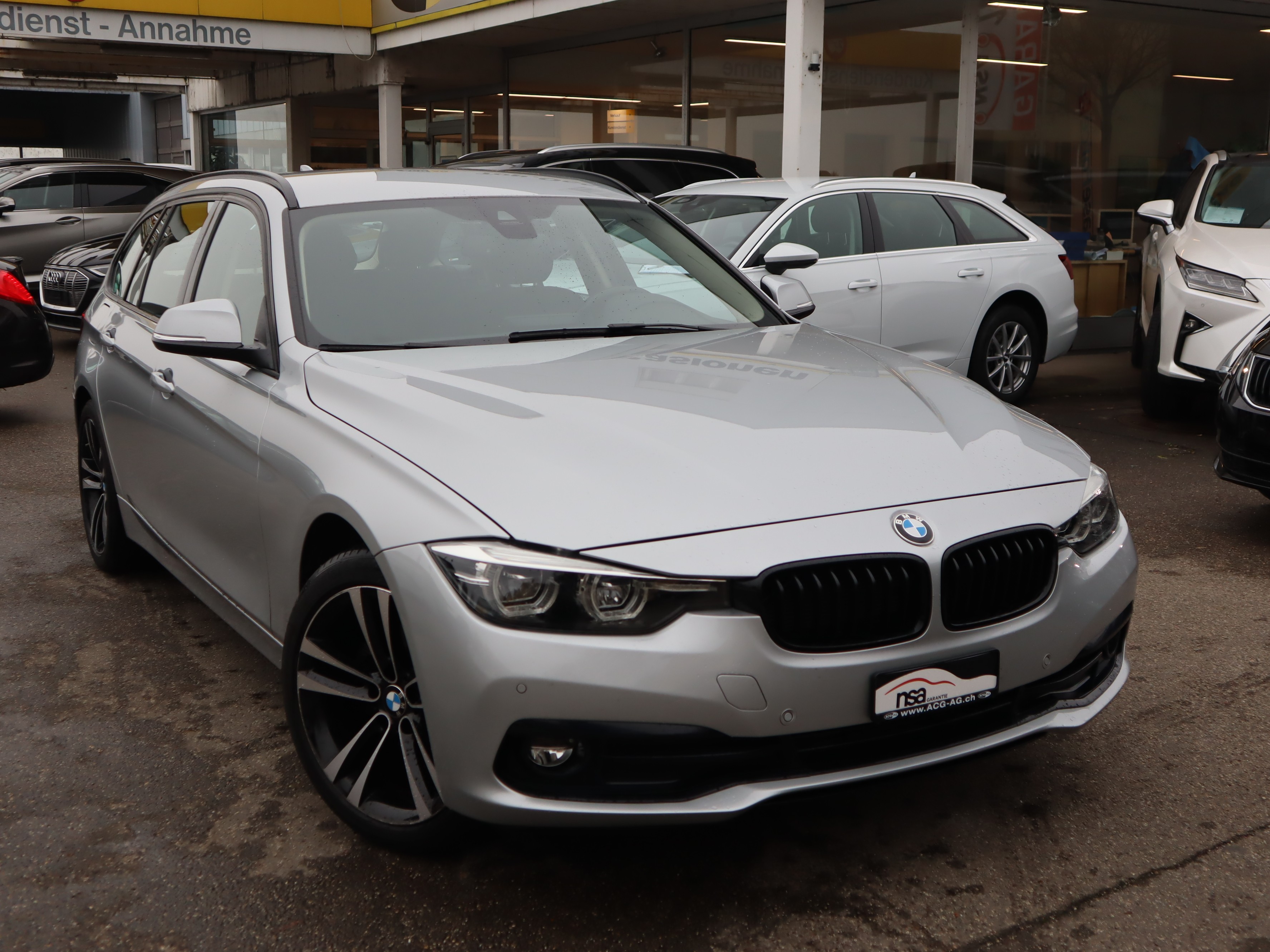 BMW 320d xDrive Touring Edition Sport Line Steptronic ** Gr.Navi ** Parkhilfe v+h ** Teilleder ** RF-Kamera ** Frisch ab MFK **