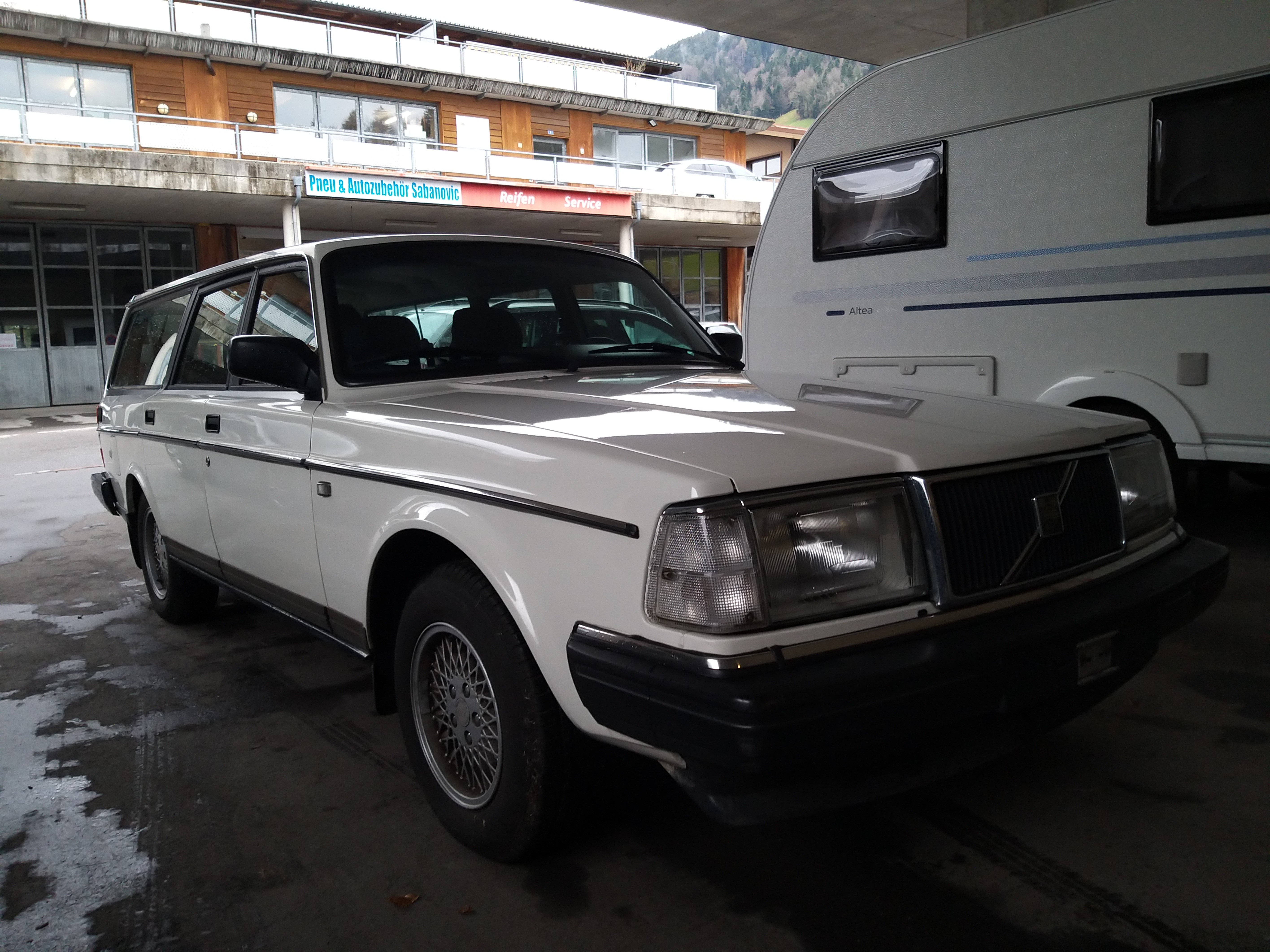 VOLVO 240 2.3 Classic