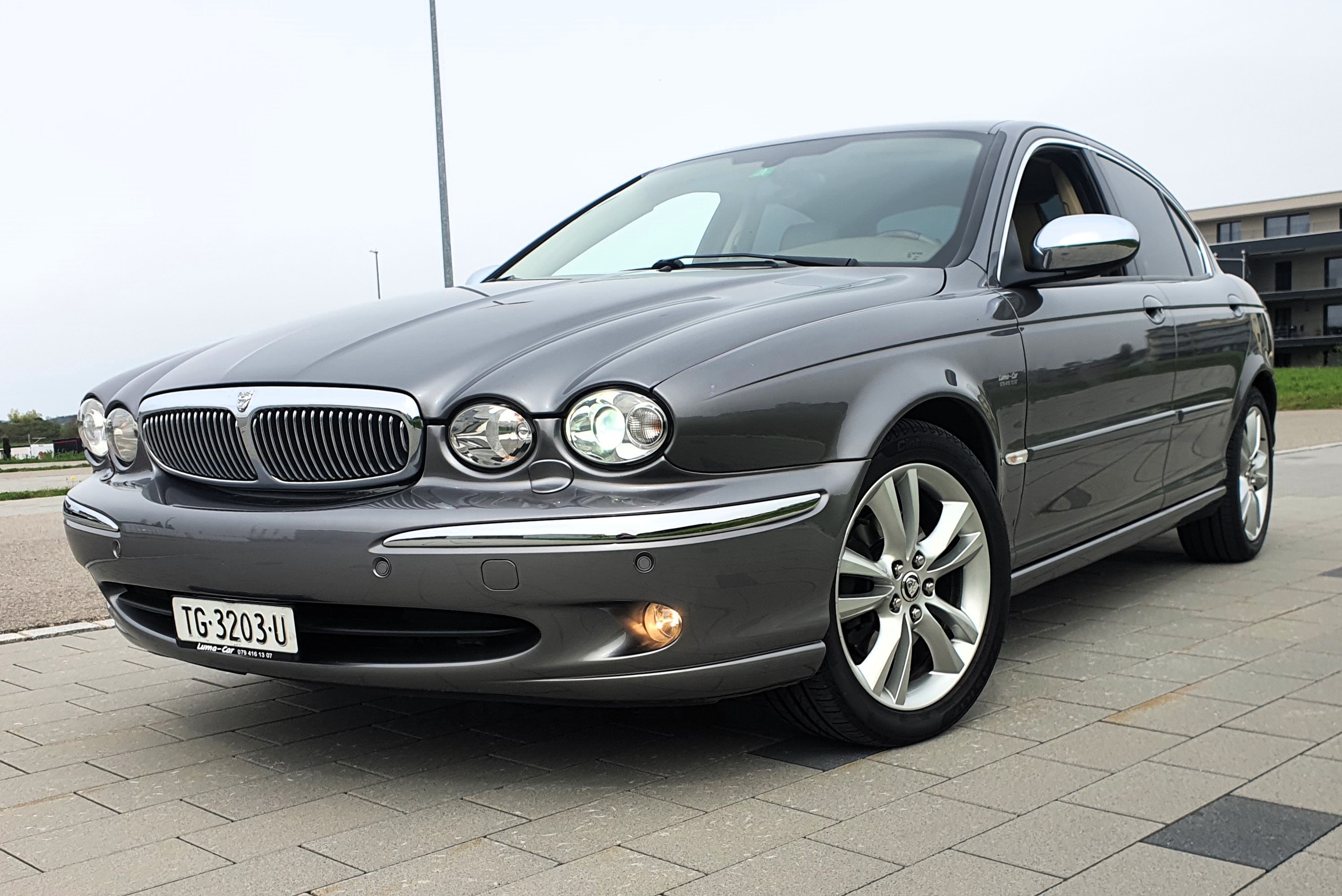 JAGUAR X-Type 3.0 V6 Traction4 Sovereign Anniv. Aut. / 231 PS und 279 Nm