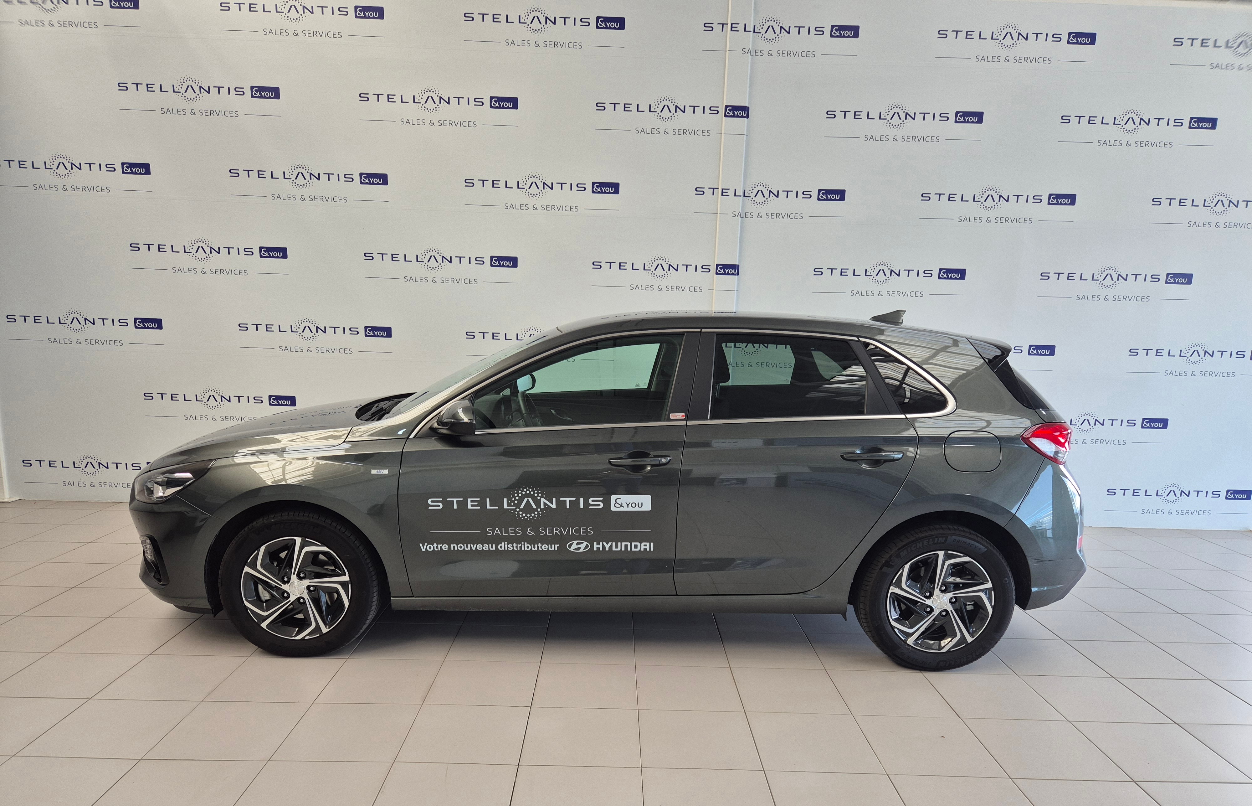 HYUNDAI i30 1.5 T-GDi Amplia 48V MH DCT