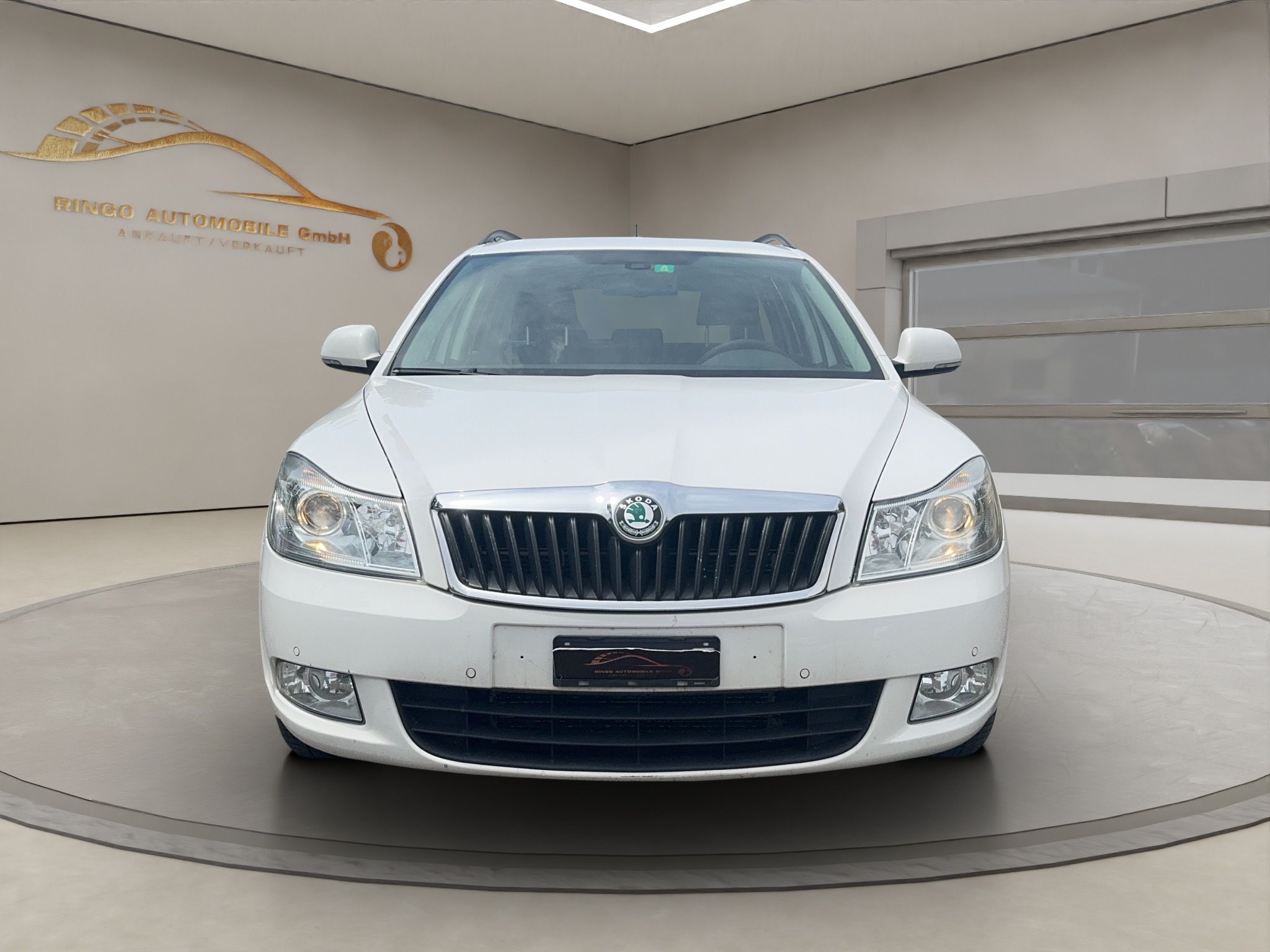 SKODA Octavia Combi 2.0 TDI Elegance DSG