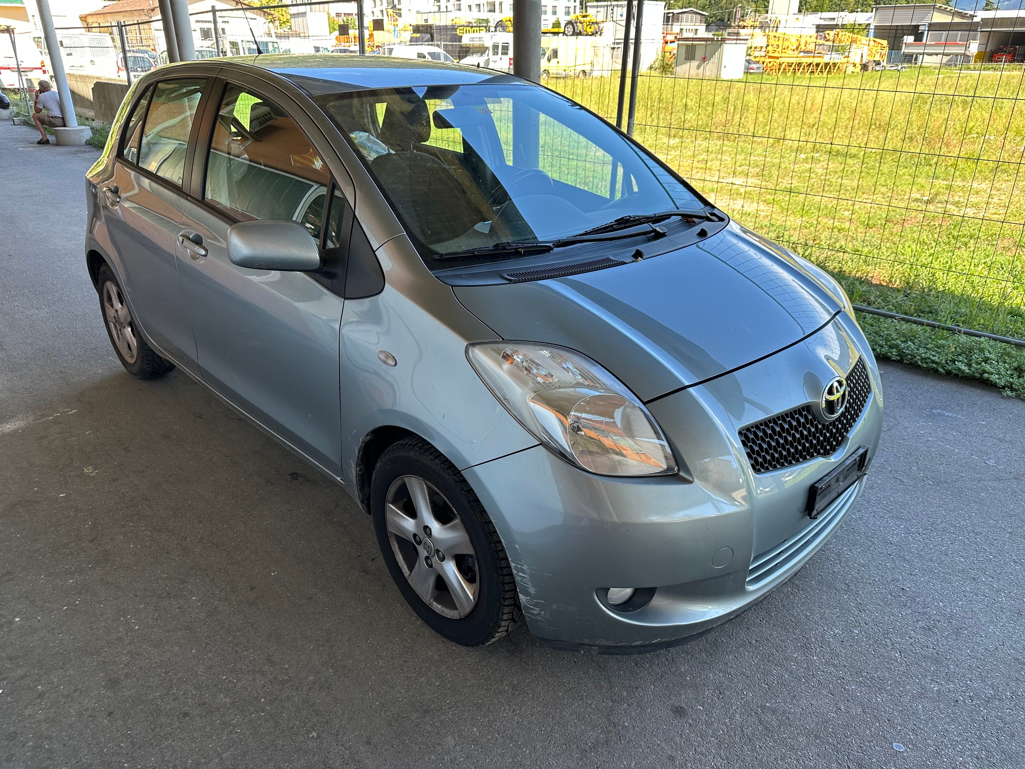 TOYOTA Yaris 1.3 Linea Sol