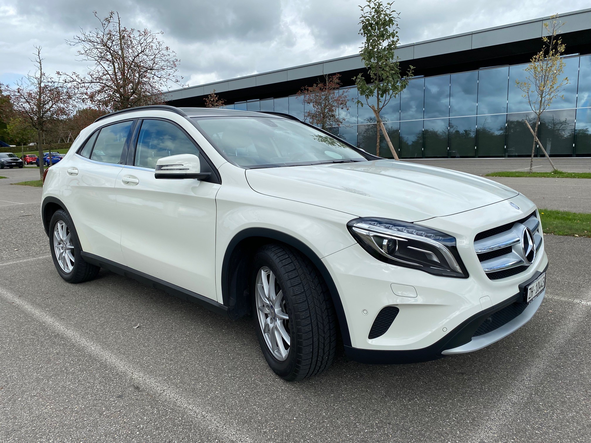 MERCEDES-BENZ GLA 250 Style 4Matic 7G-DCT