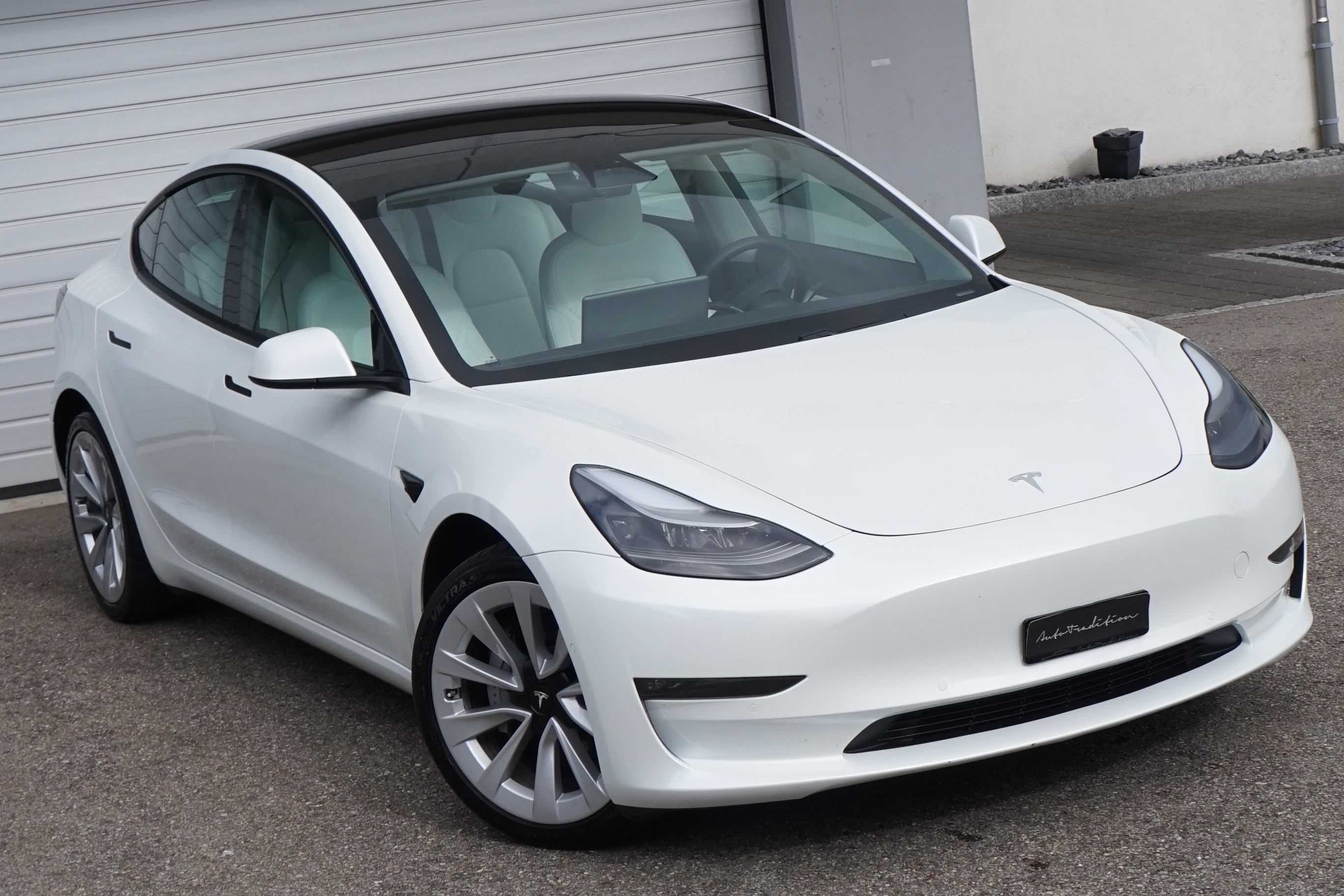 TESLA Model 3 Long Range Dual Motor AWD - ** FACELIFT MODEL - GARANTIE BIS 03.2029 **