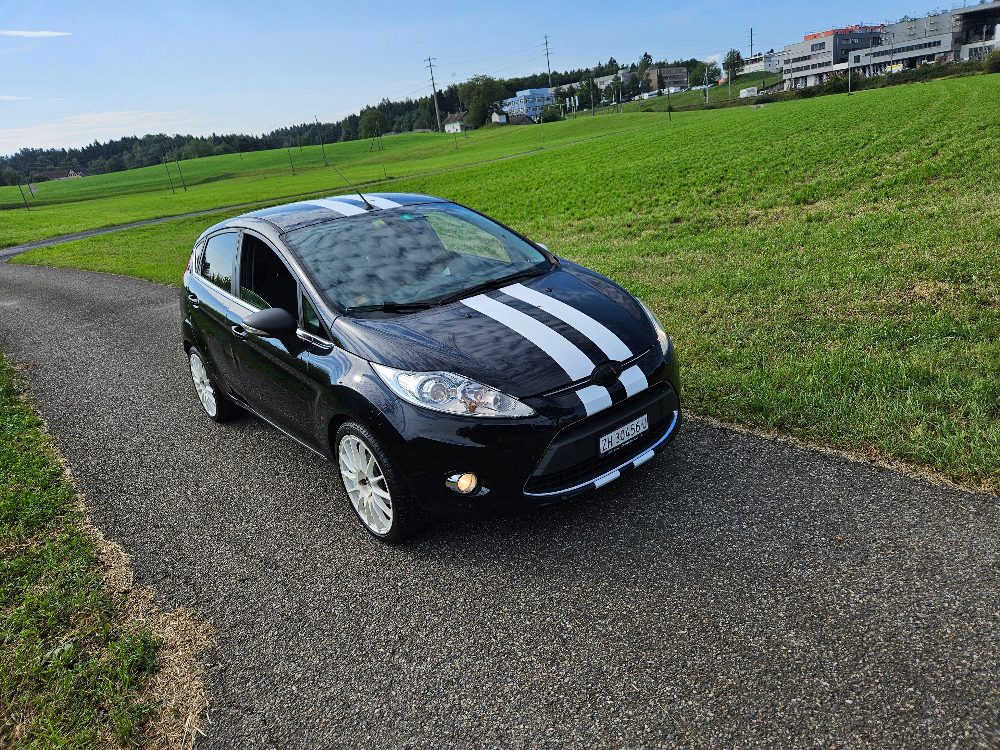 FORD Fiesta 1.4 16V Titanium