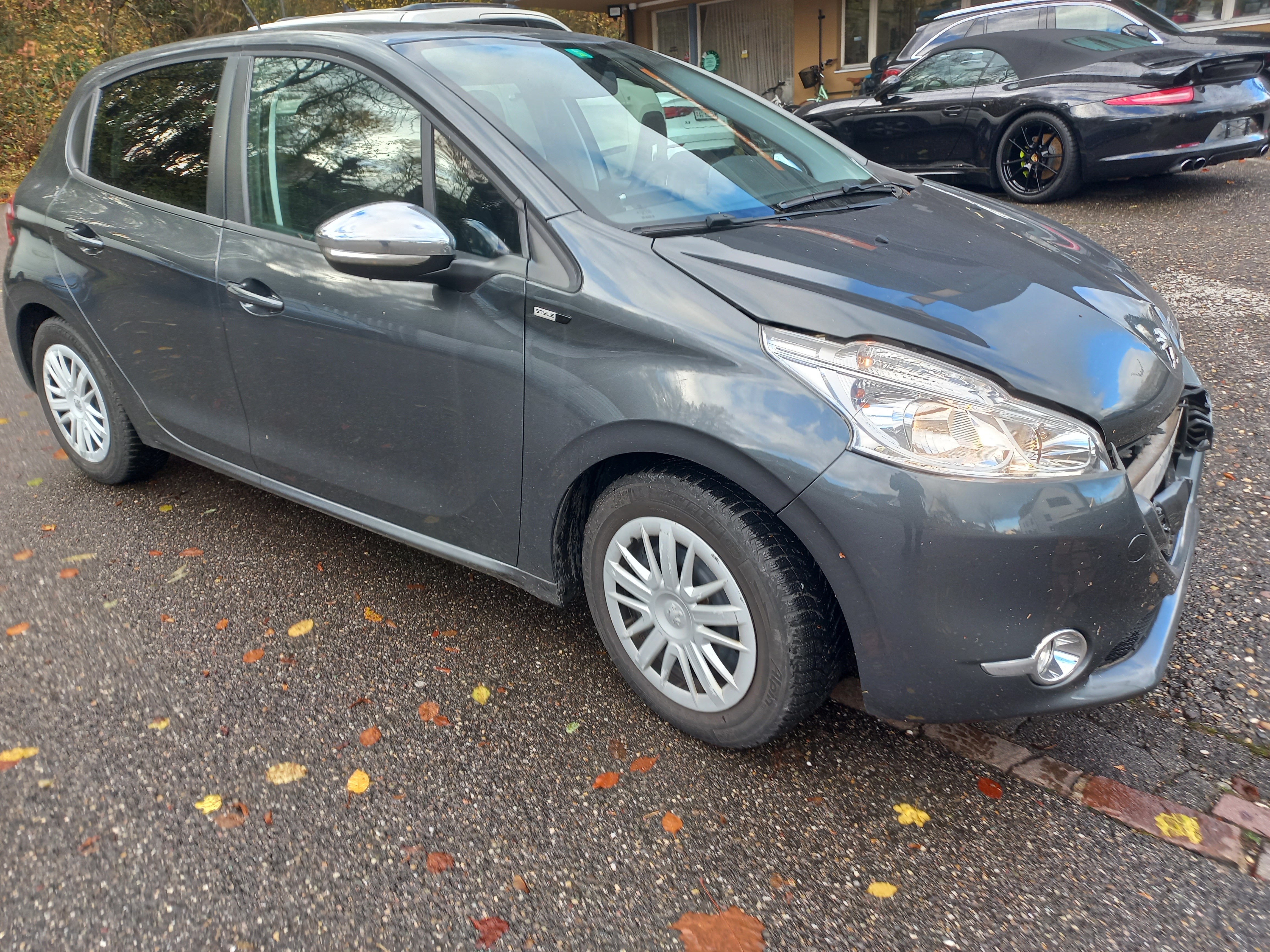 PEUGEOT 208 1.2 VTI Intuitive