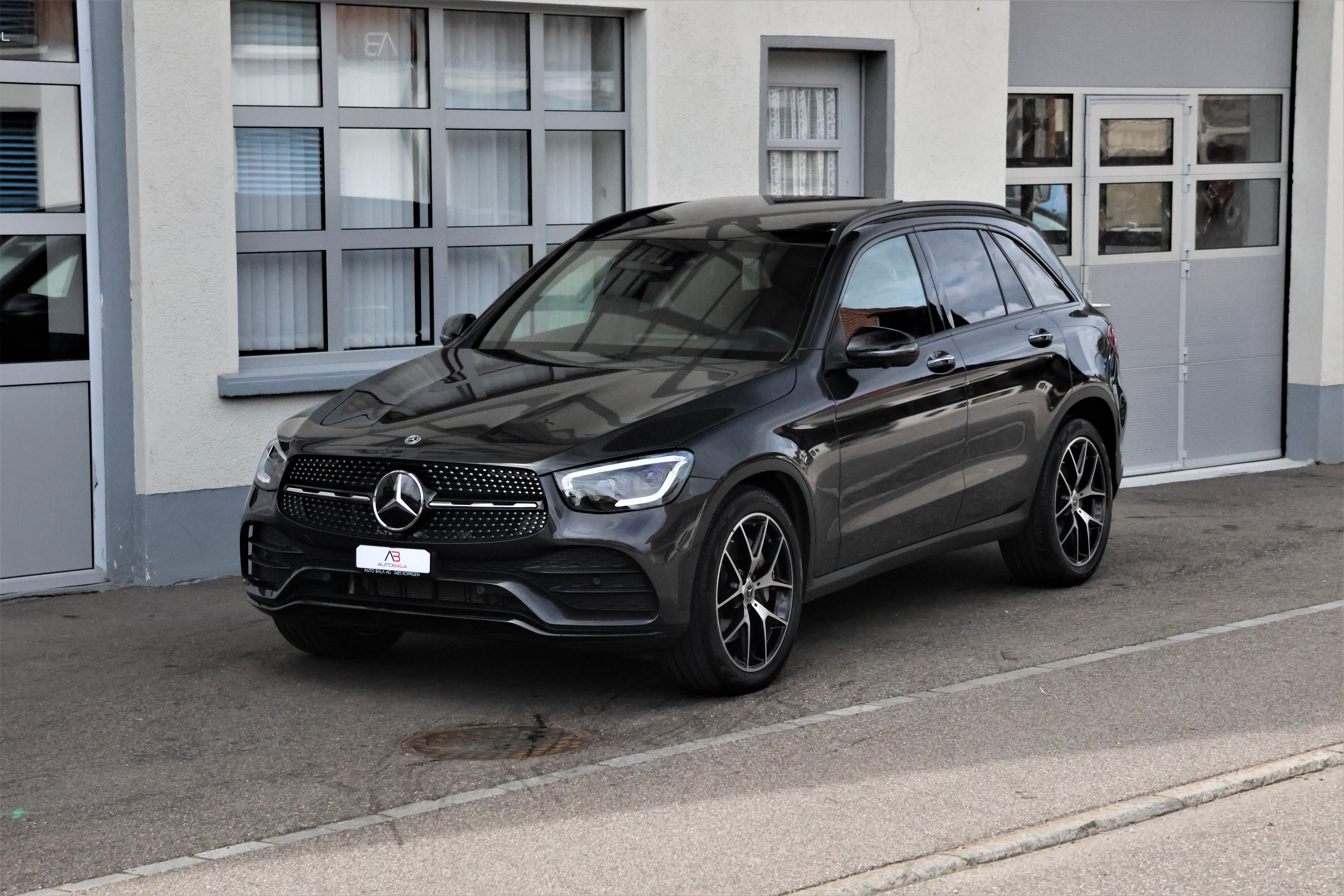 MERCEDES-BENZ GLC 200 AMG Line 4Matic 9G-Tronic (CH)