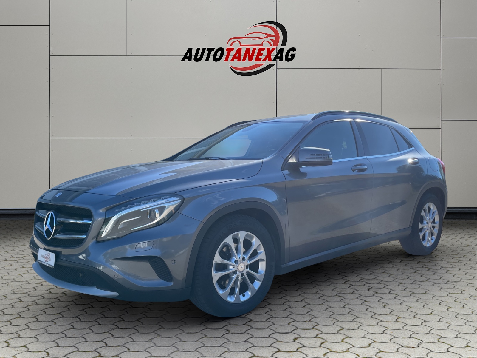 MERCEDES-BENZ GLA 200 7G-DCT