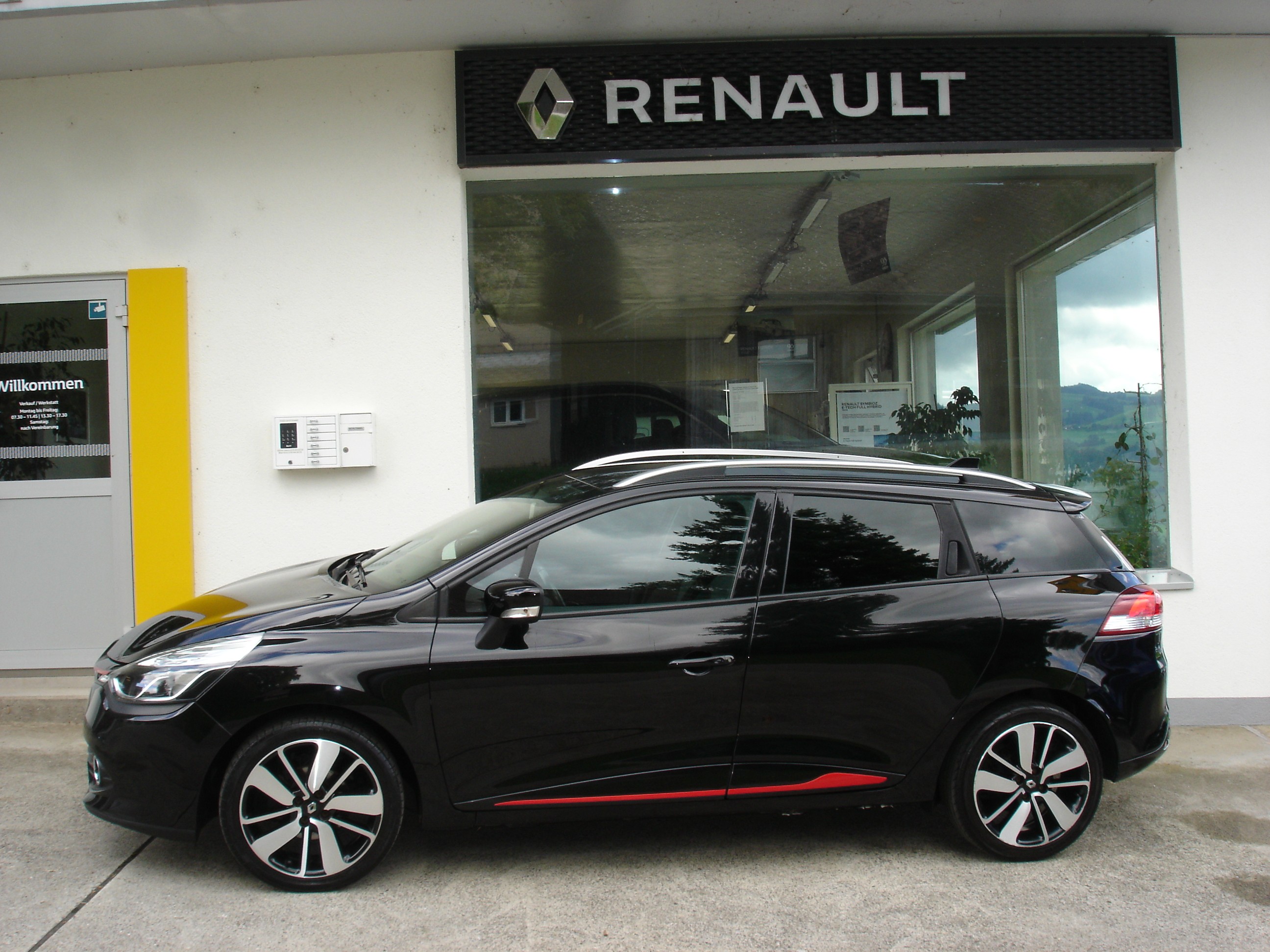 RENAULT Clio Grandtour 1.2 16V T Swiss Edition EDC