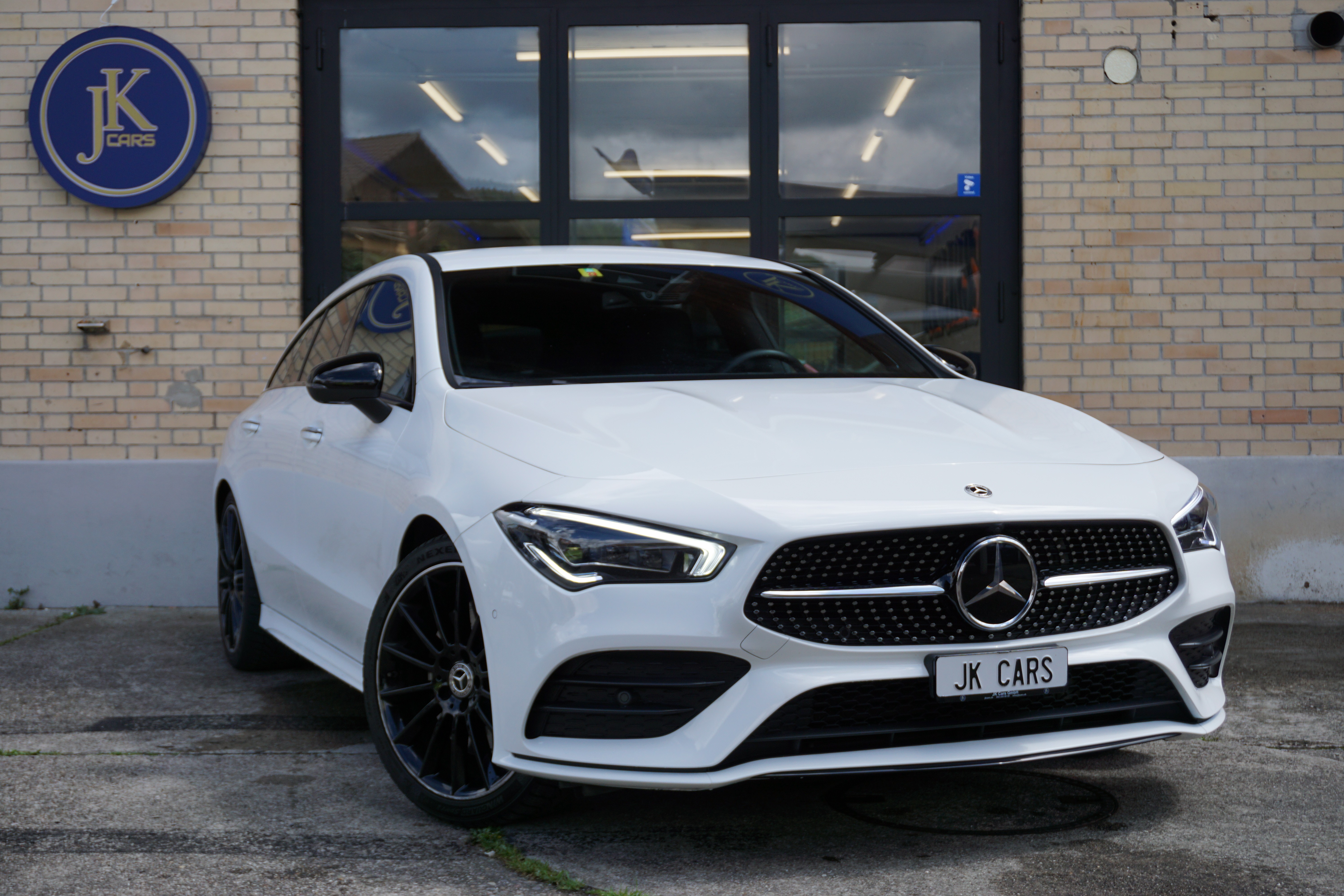 MERCEDES-BENZ CLA Shooting Brake 250 4Matic 7G-DCT AMG Line