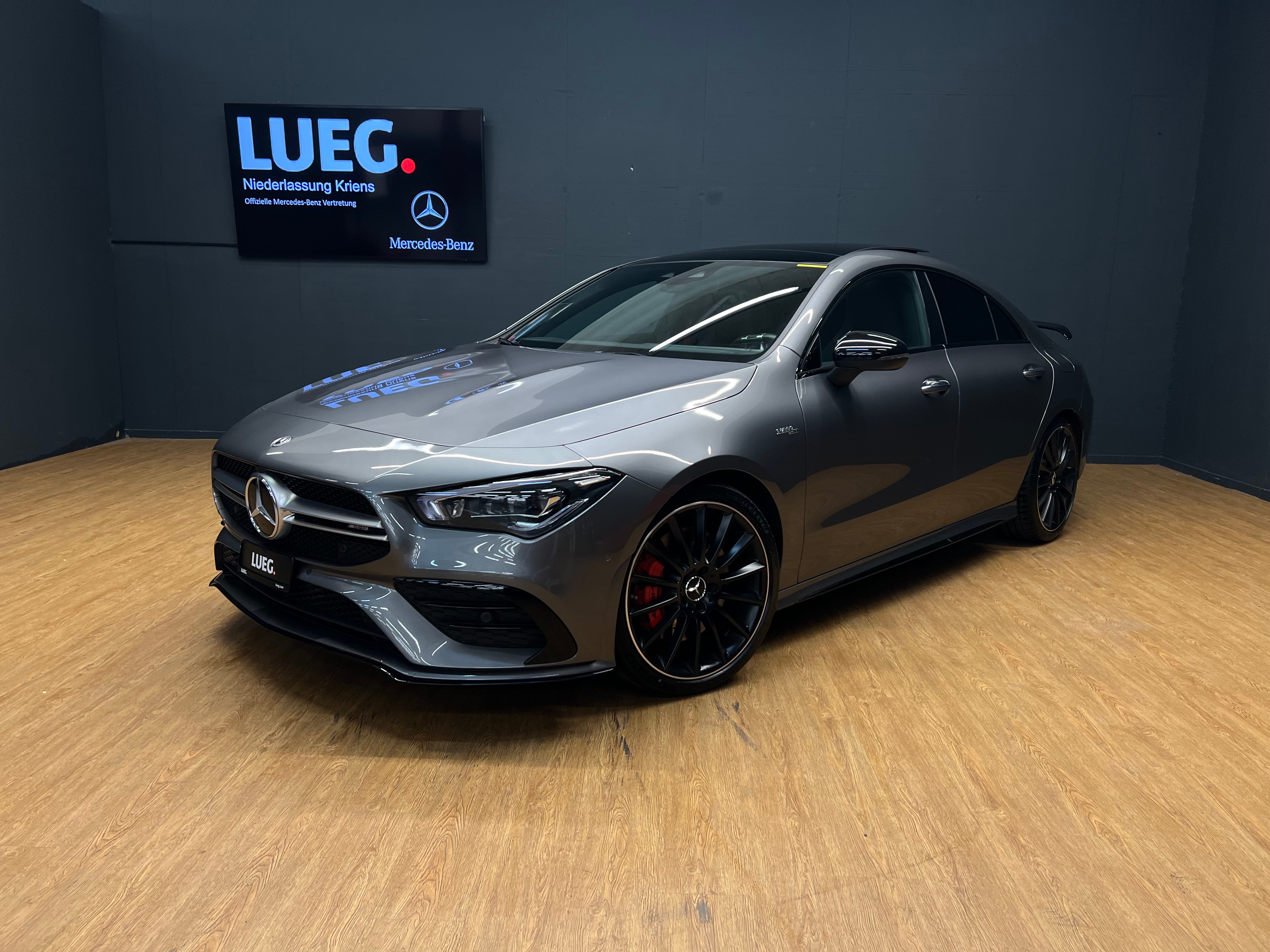 MERCEDES-BENZ CLA 35 AMG 4M - Panorama-Dach / Multibeam LED / Soundsystem