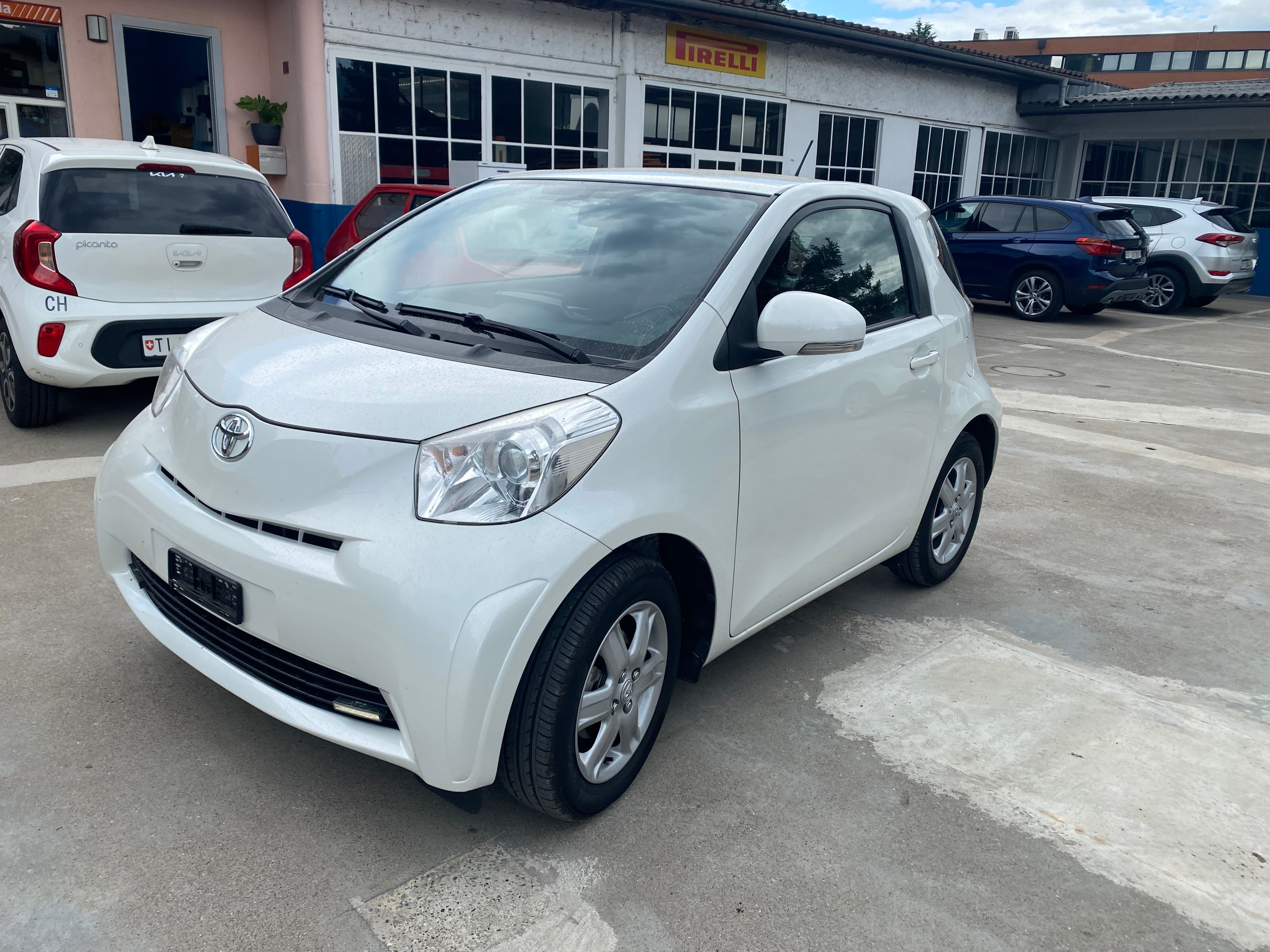 TOYOTA iQ 1.0 VVT-i Sol