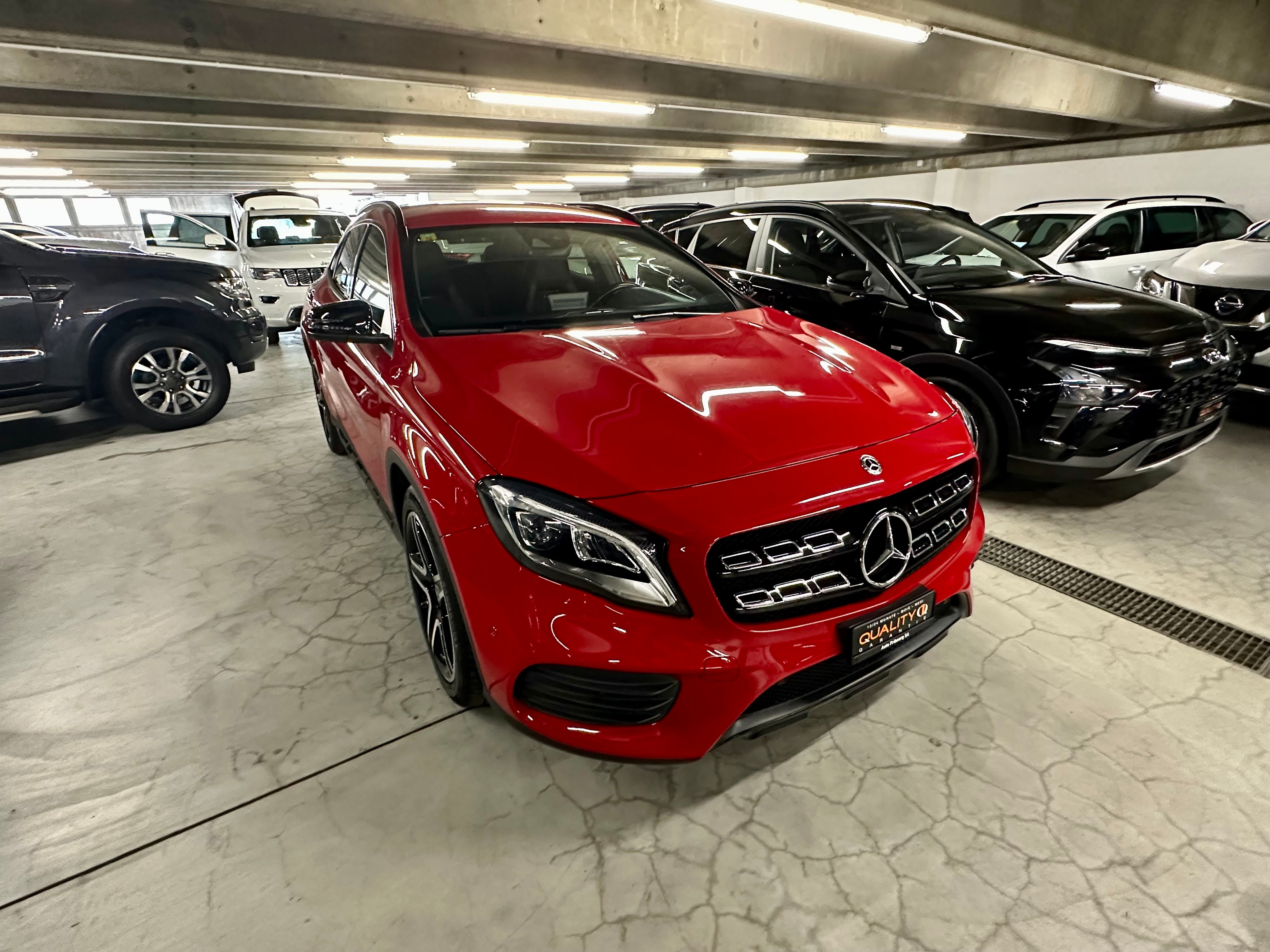 MERCEDES-BENZ GLA 200 AMG Line 7G-DCT