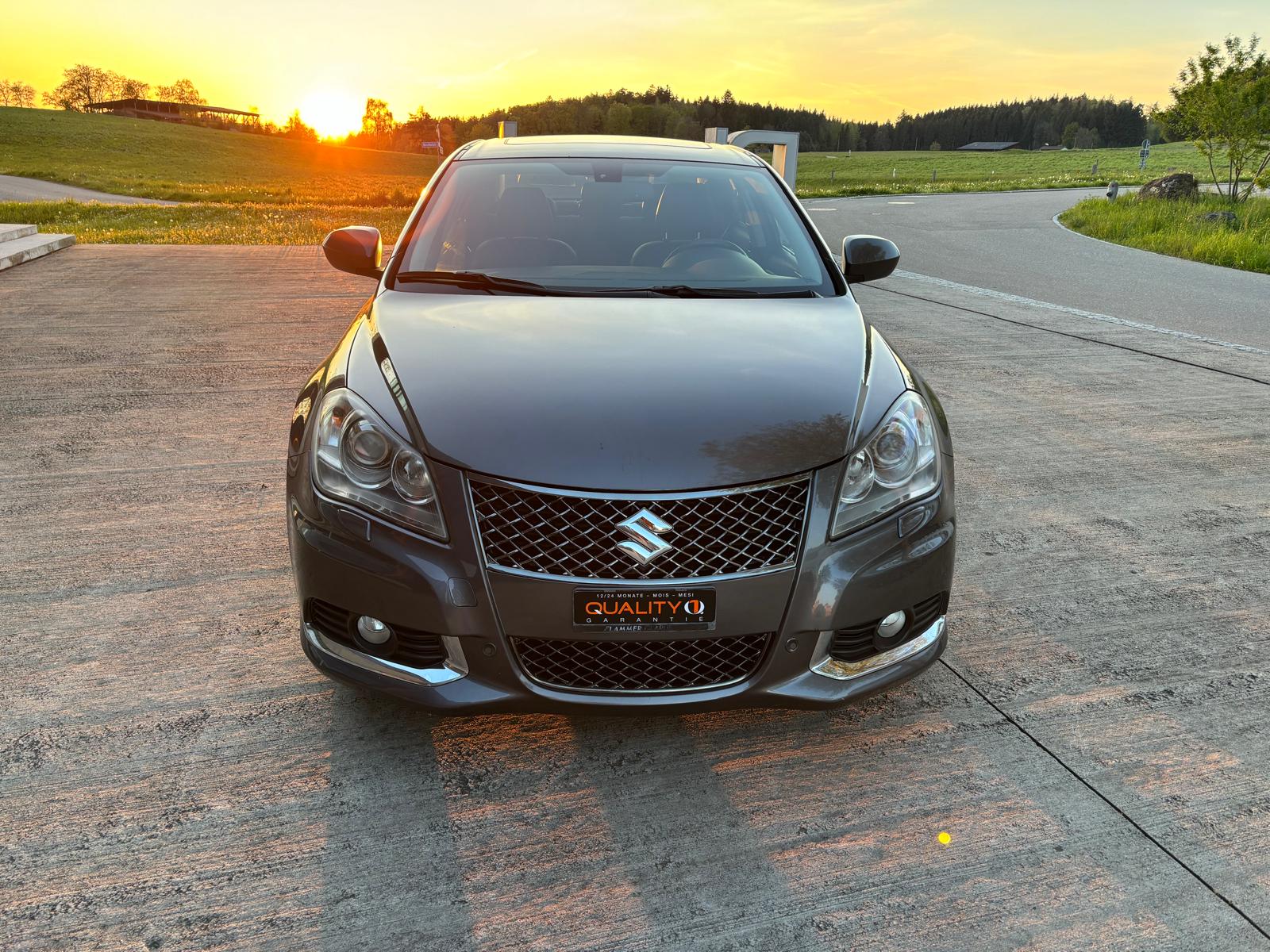 SUZUKI Kizashi 2.4 GL Top Indigo 4WD CVT