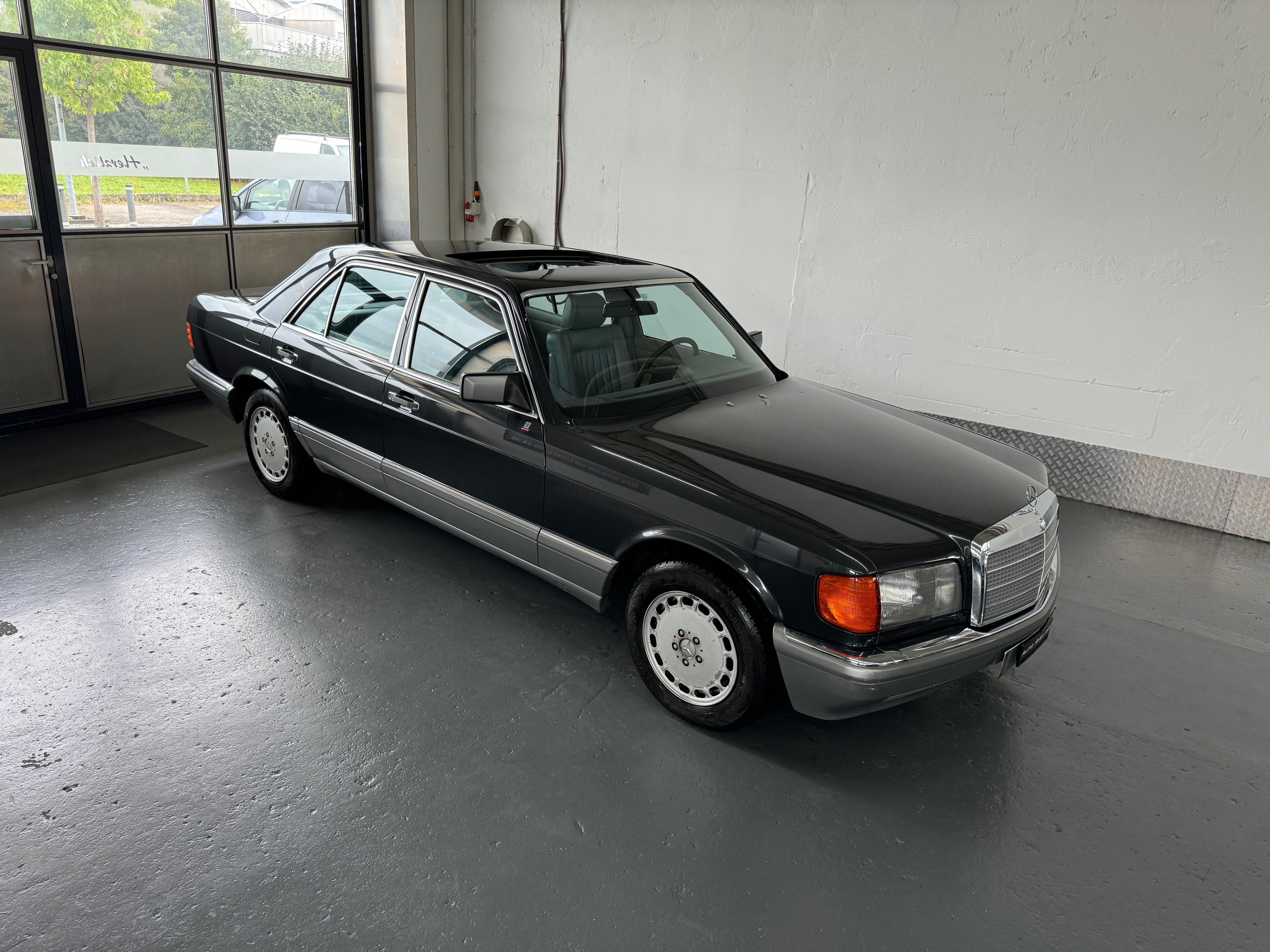 MERCEDES-BENZ 300 SE