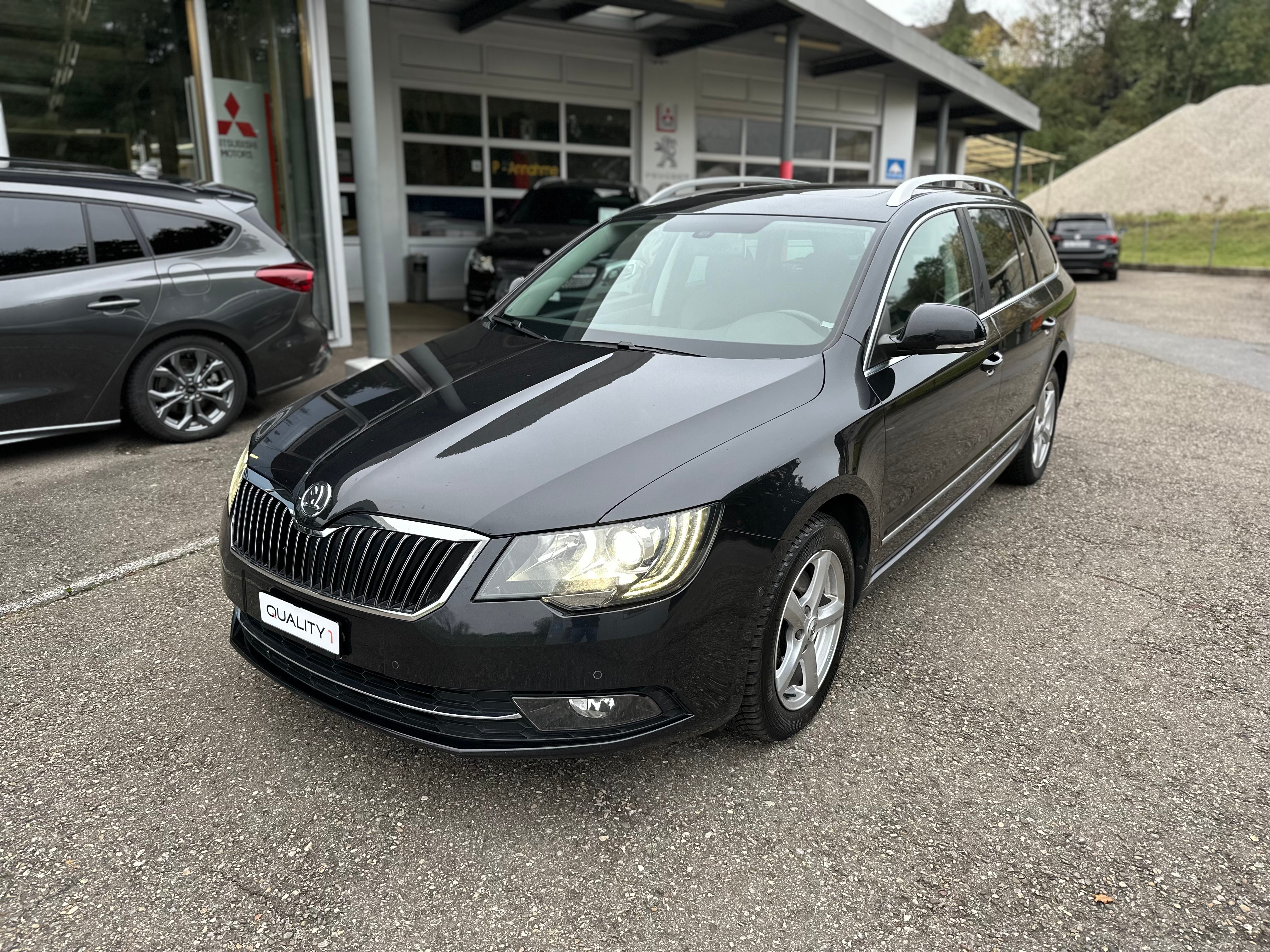 SKODA Superb Combi 2.0 TDi Ambition 4x4 DSG