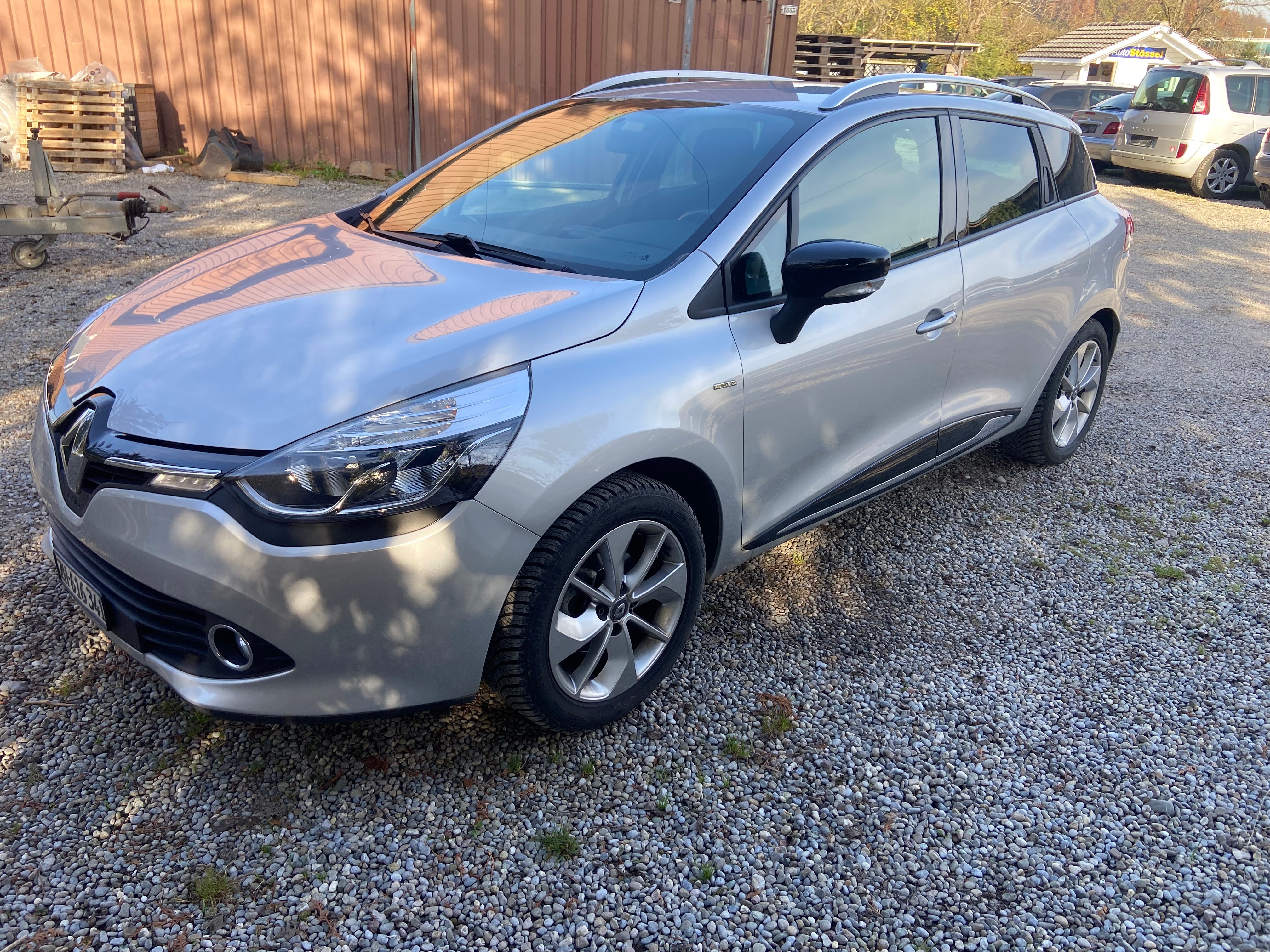 RENAULT Clio Grandtour 1.2 16V T Limited EDC