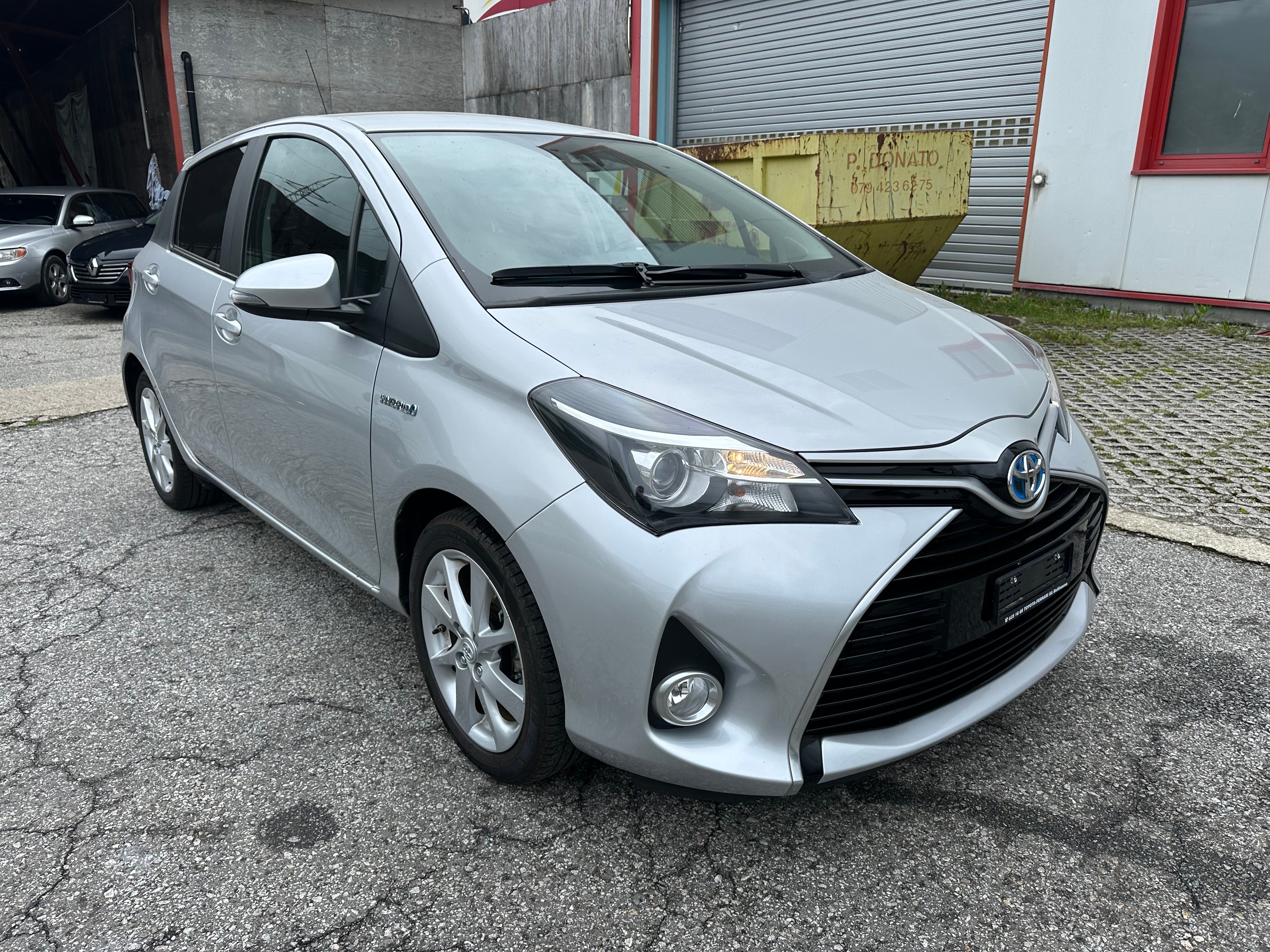 TOYOTA Yaris 1.5 VVT-i Hybrid Trend e-CVT