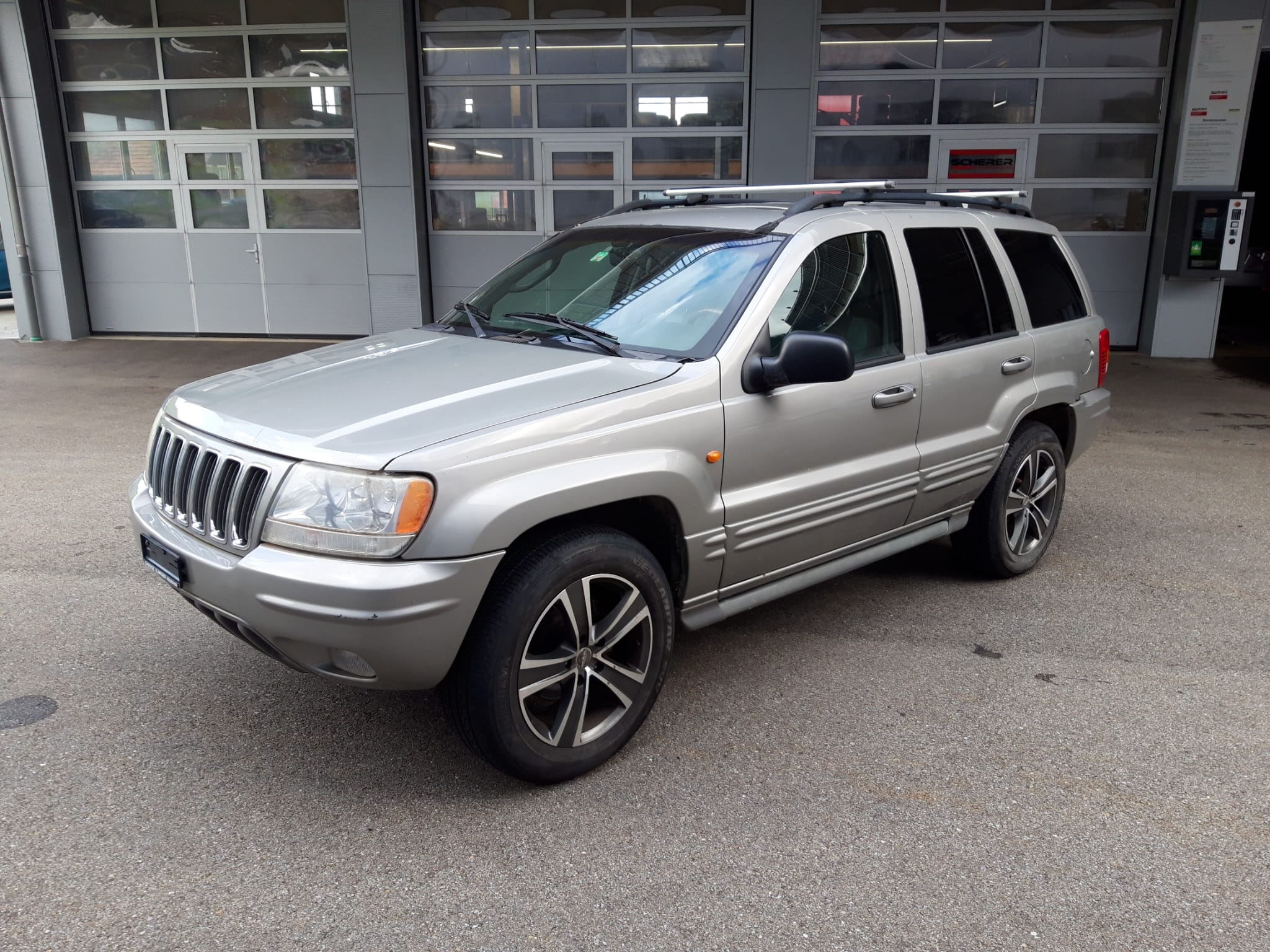 JEEP Grand Cherokee 4.7 Overland Automatic