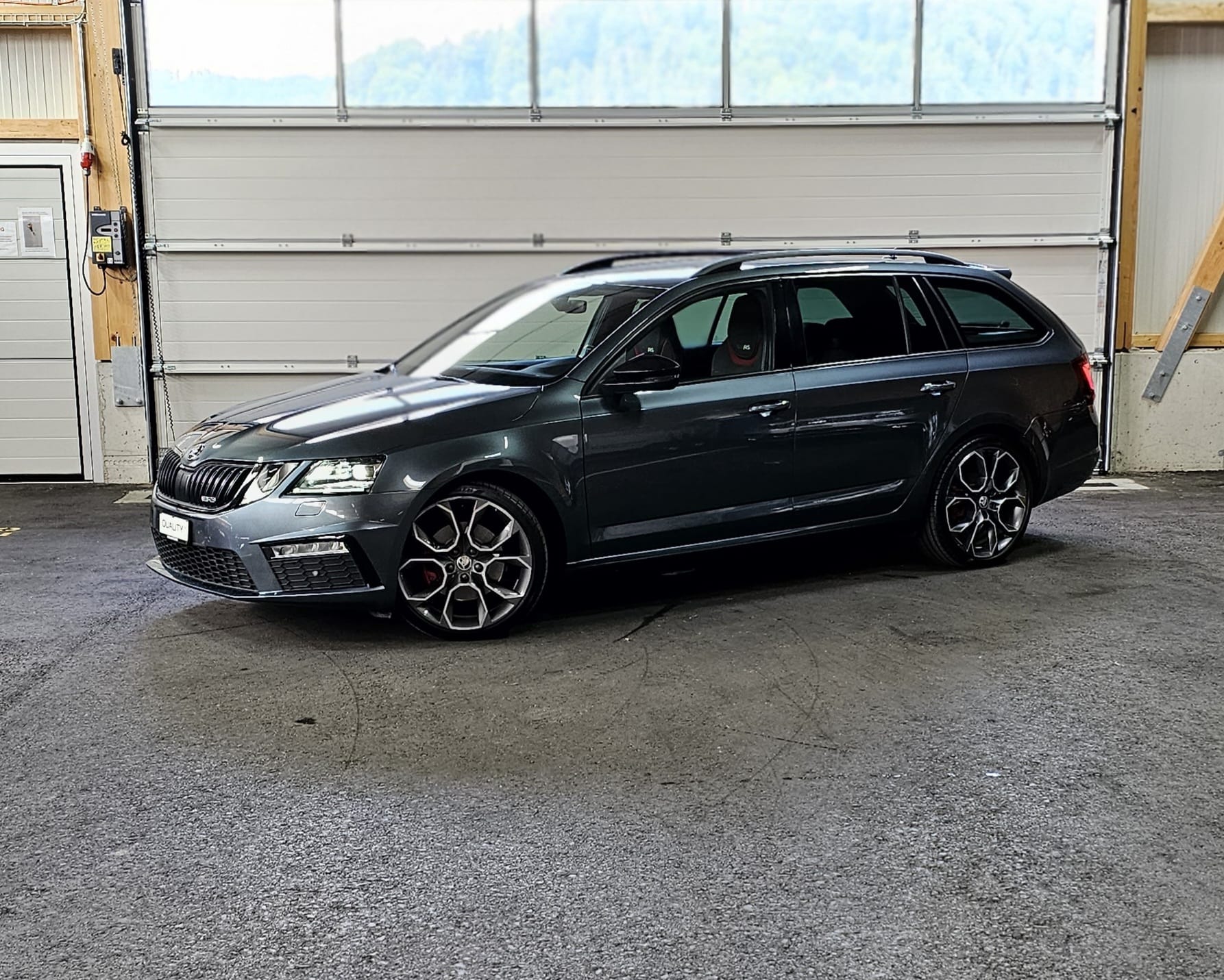 SKODA Octavia Combi 2.0 TDI RS 4x4 DSG *CH-Fahrzeug*