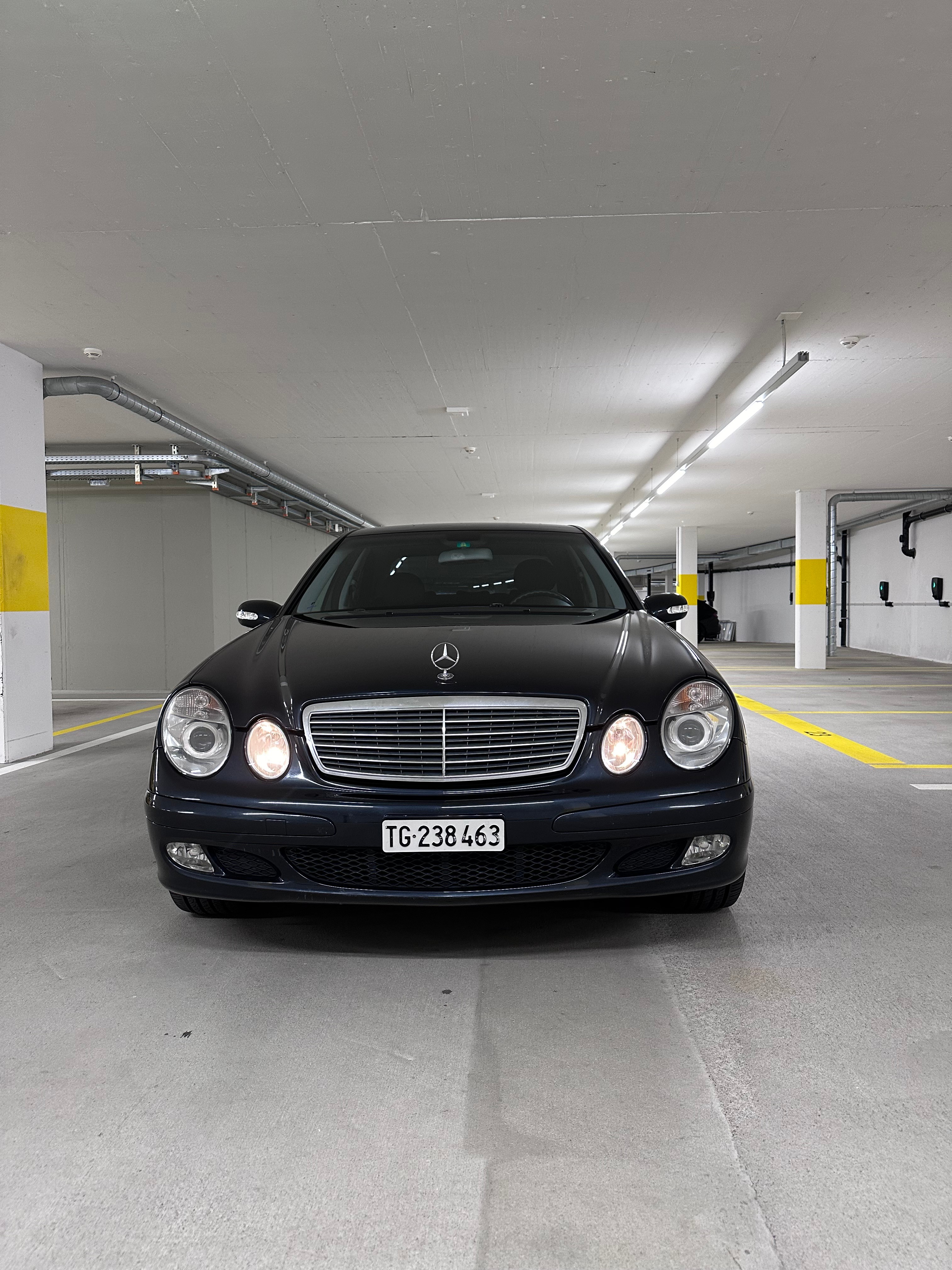 MERCEDES-BENZ E 240