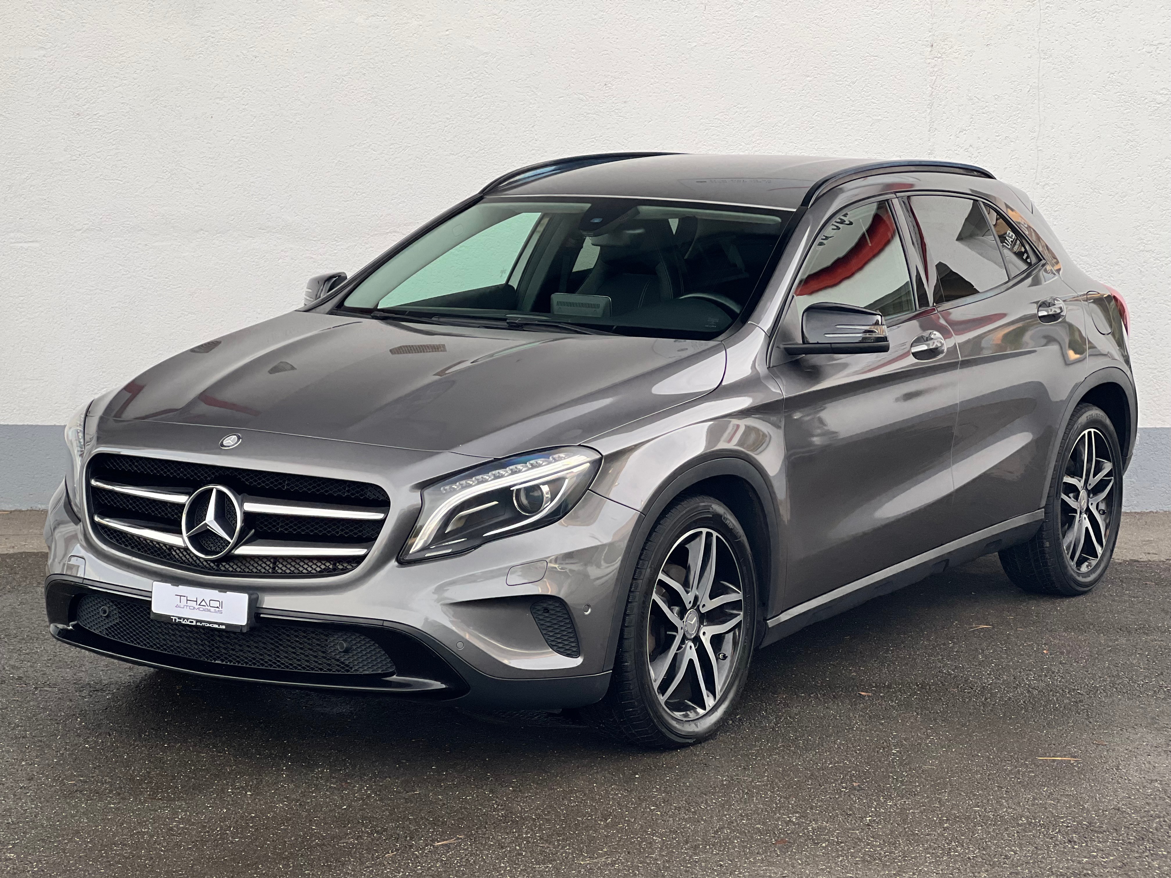 MERCEDES-BENZ GLA 200 Night Star 7G-DCT