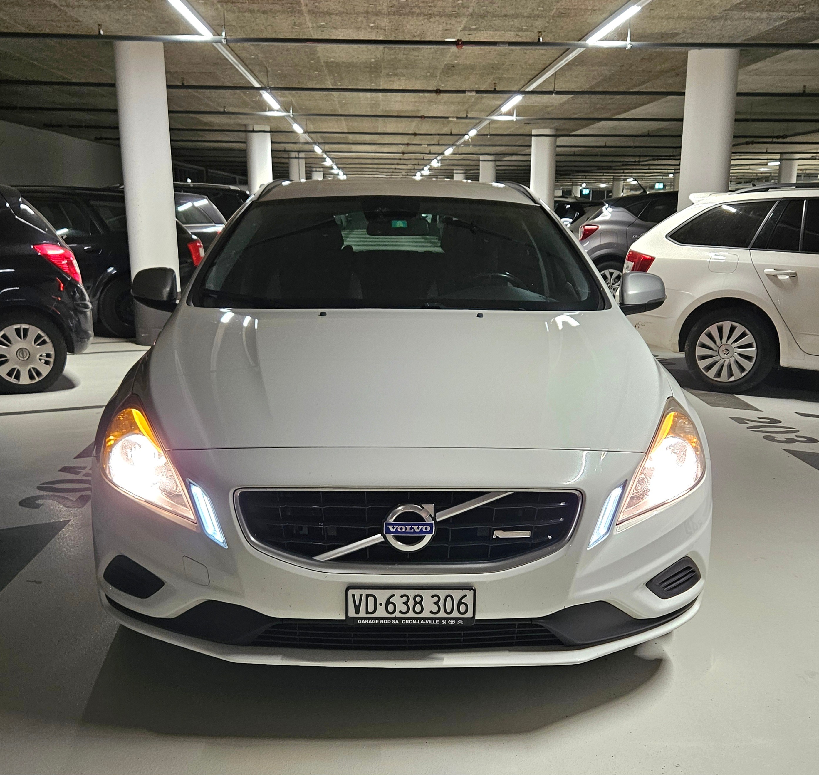 VOLVO V60 D3 R-Design