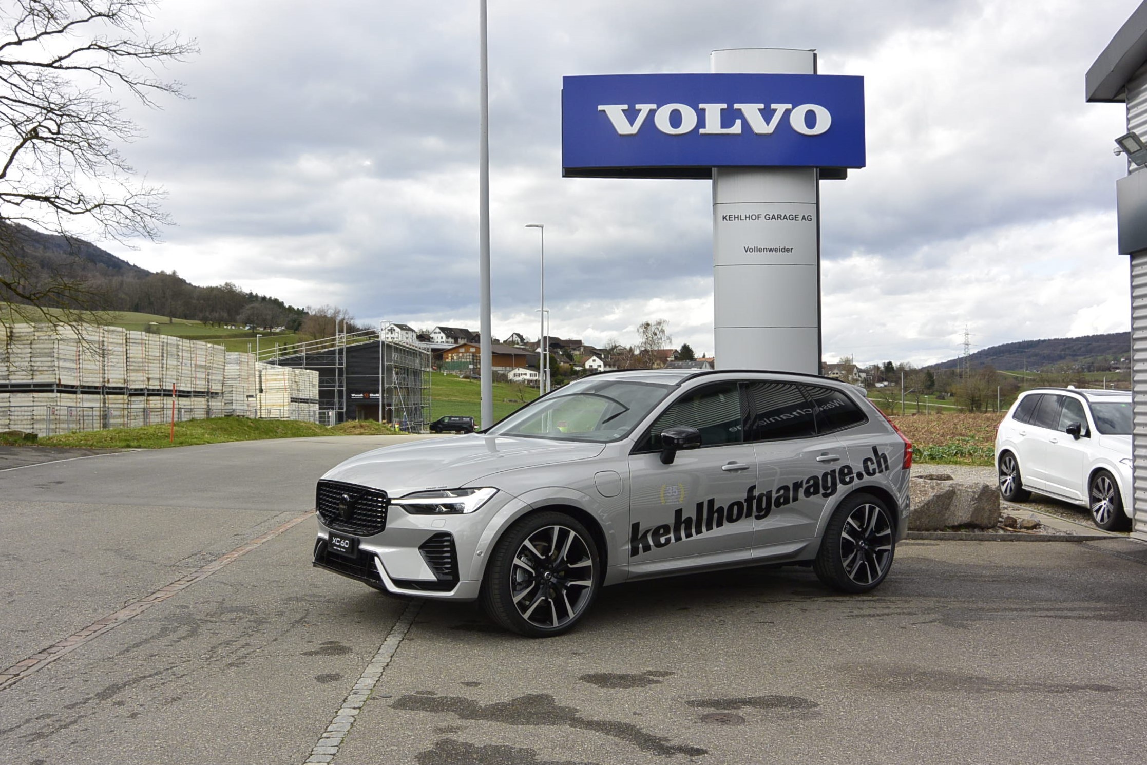 VOLVO XC60 T8 eAWD Ultra Dark