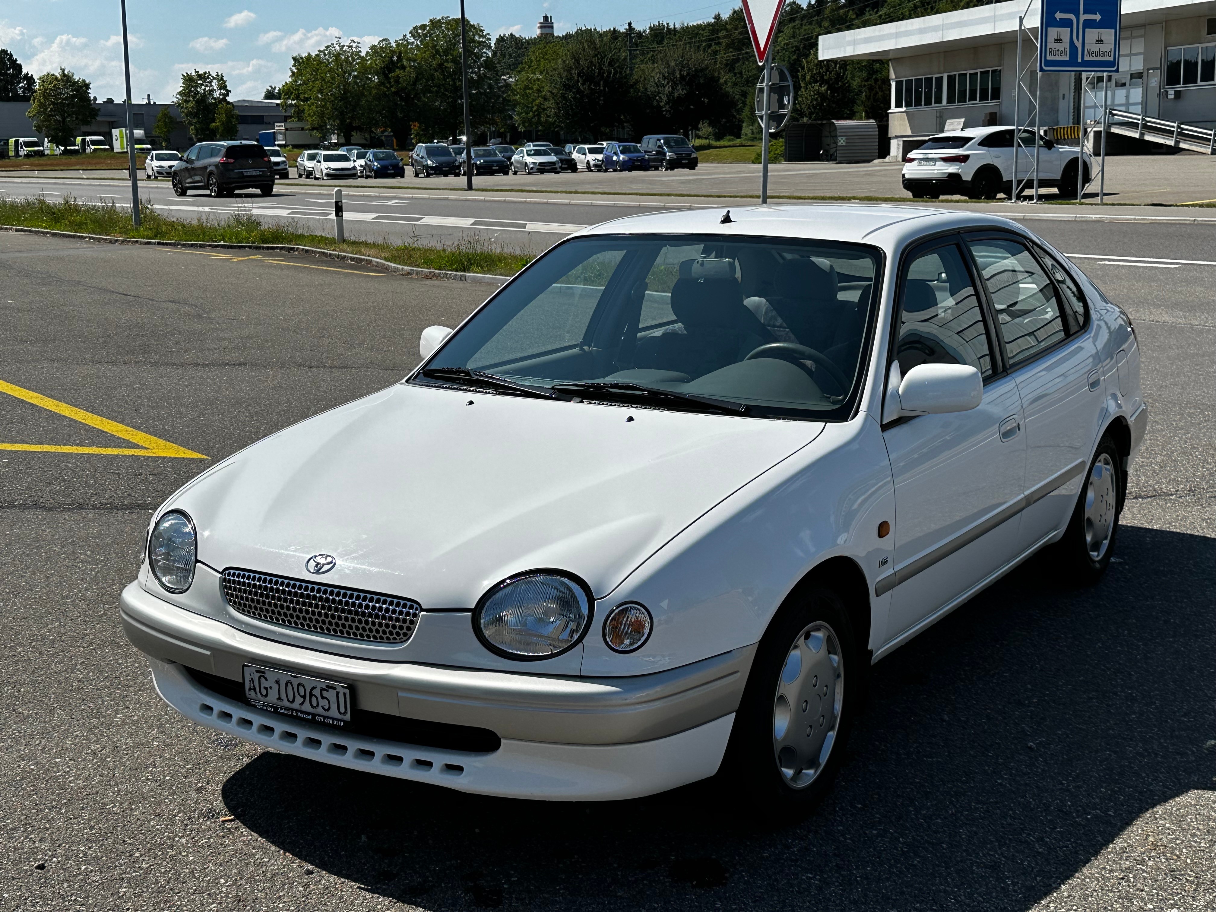 TOYOTA Corolla 1.6 LineaL.Chic A