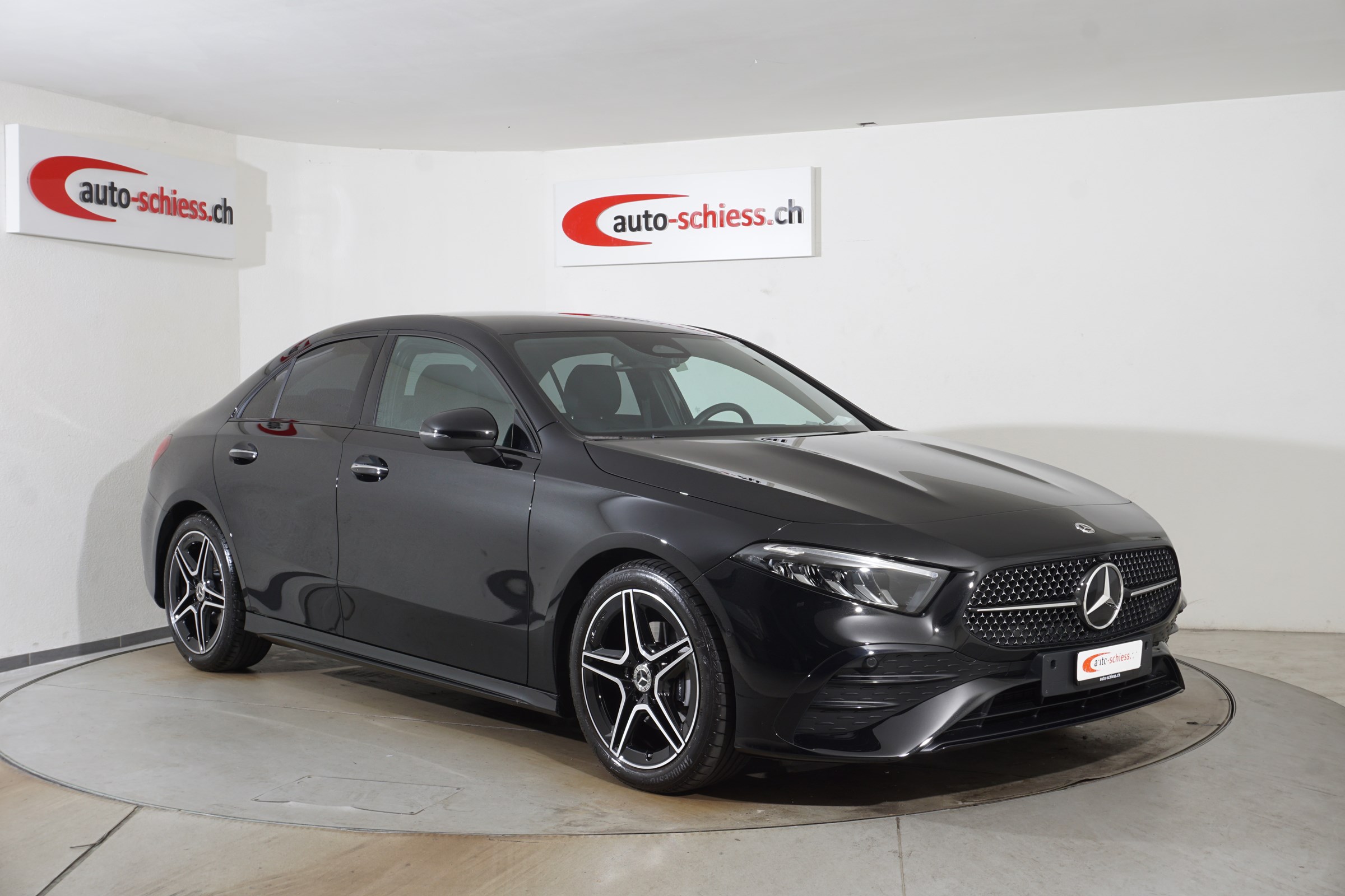 MERCEDES-BENZ A 180 AMG Line 7G-DCT Night