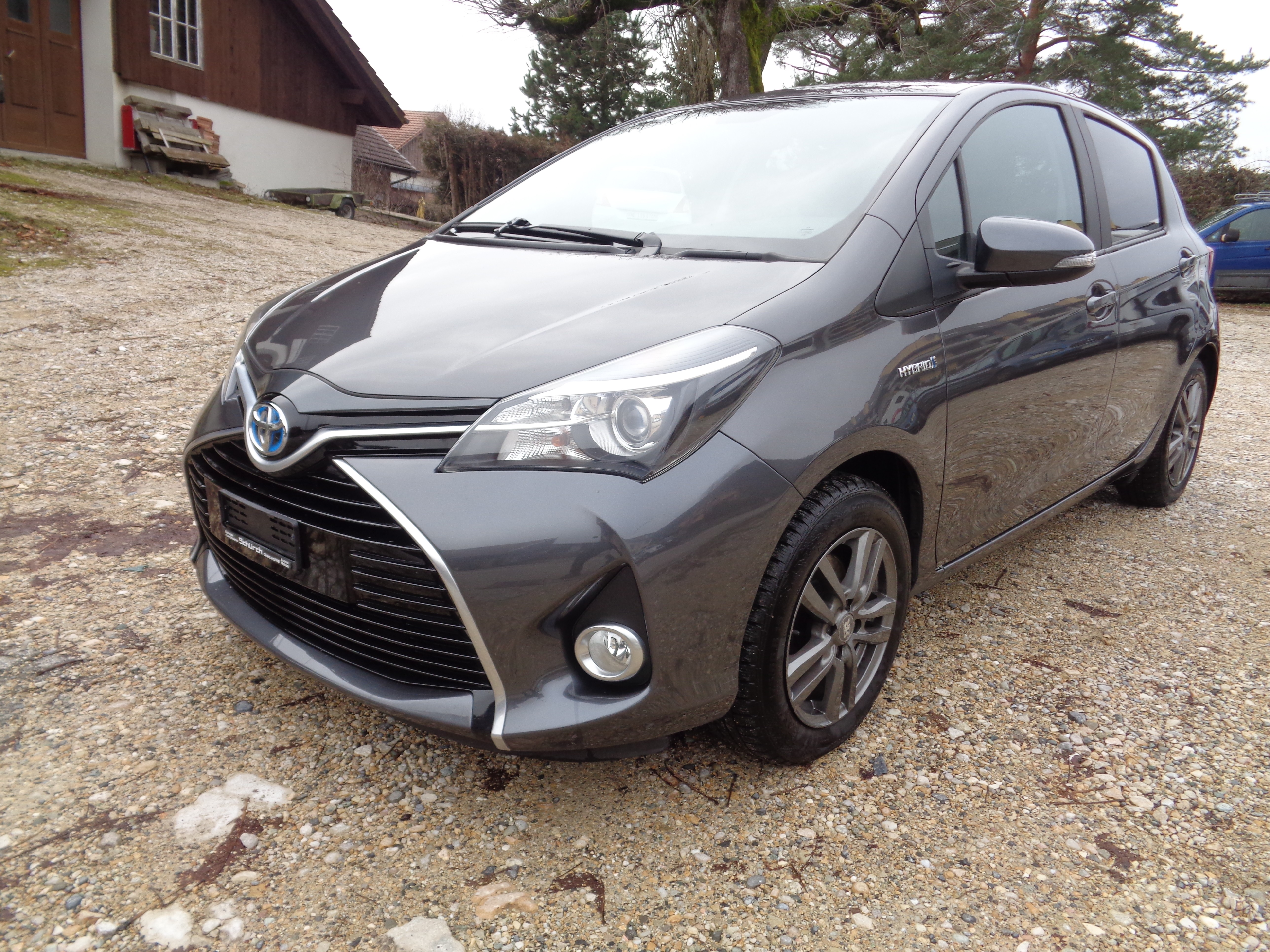 TOYOTA Yaris 1.5 VVT-i Hybrid Trend e-CVT