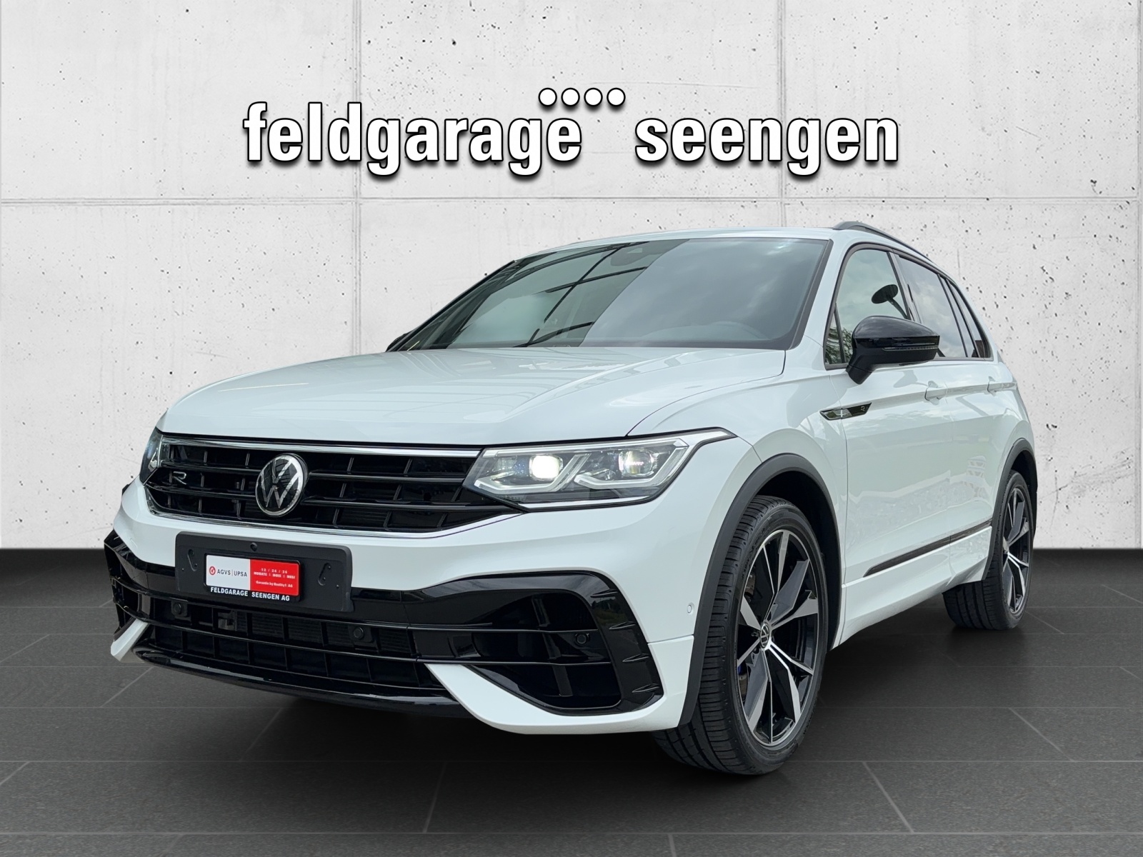 VW Tiguan 2.0TSI R 4Motion DSG mit Akrapovic Auspuffanlage & AHK