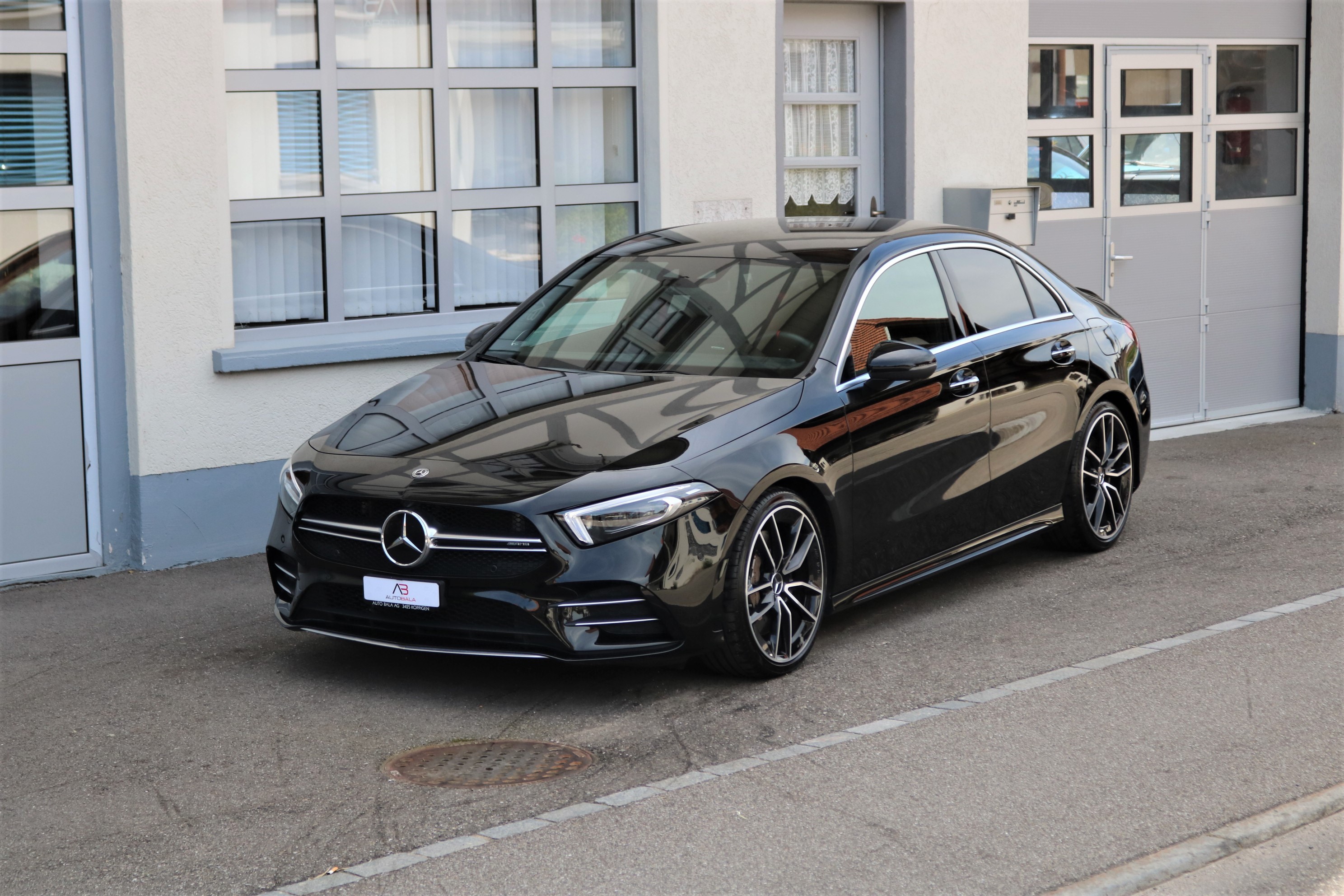 MERCEDES-BENZ A 35 AMG 4Matic Speedshift Sedan (CH)