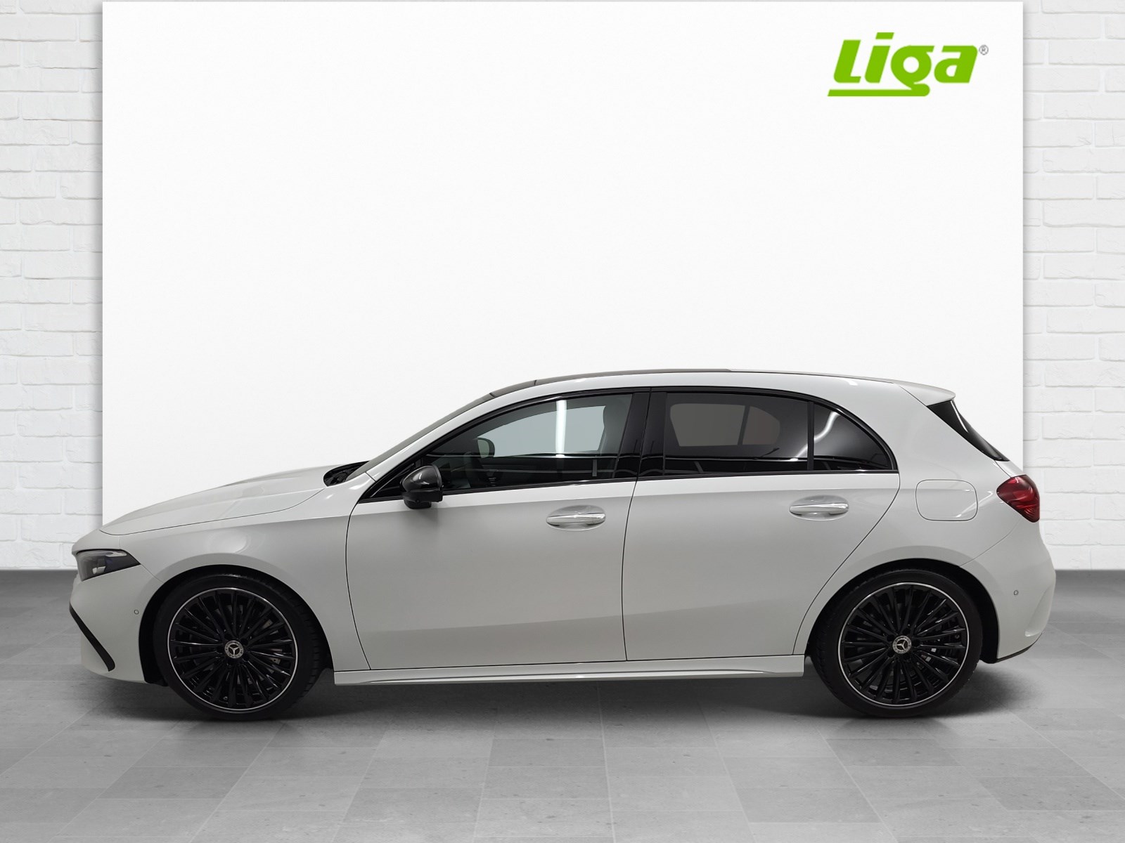 MERCEDES-BENZ A 250 AMG Line 4m