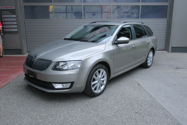 SKODA Octavia Combi 2.0 TDI Ambition 4x4 DSG