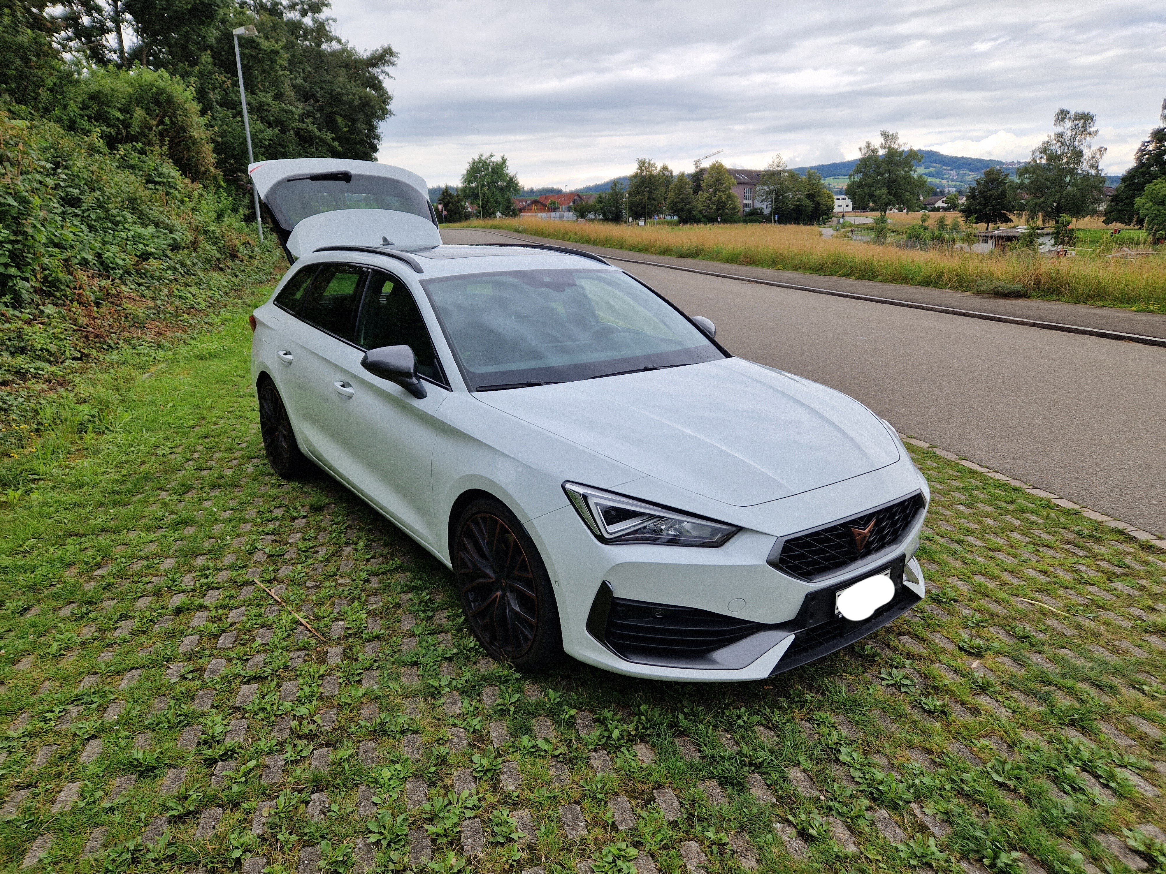 CUPRA LEON ST 2.0 TSI VZ DSG 4Drive