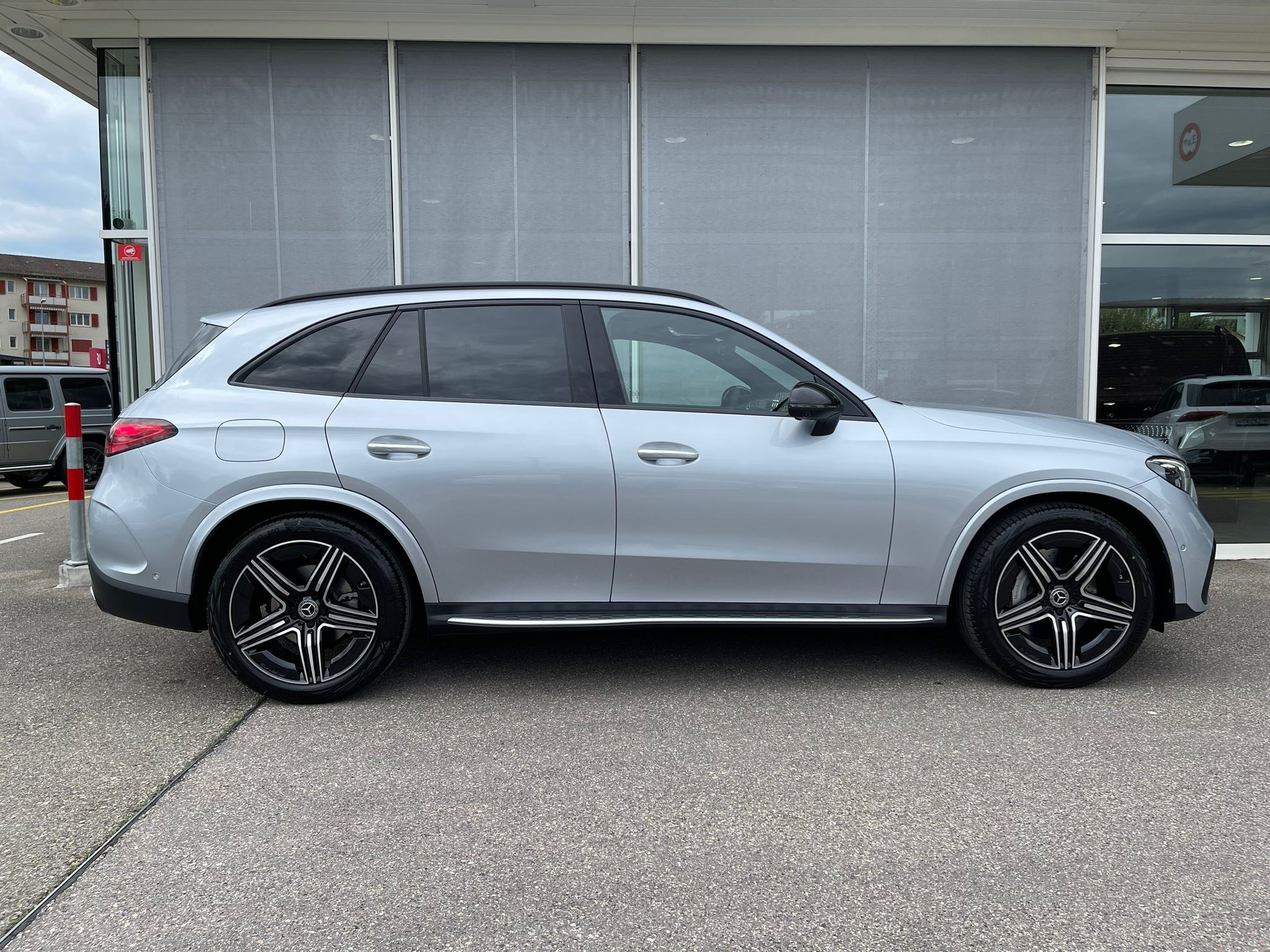 MERCEDES-BENZ GLC 300 AMG Line Plus 4Matic 9G-Tronic