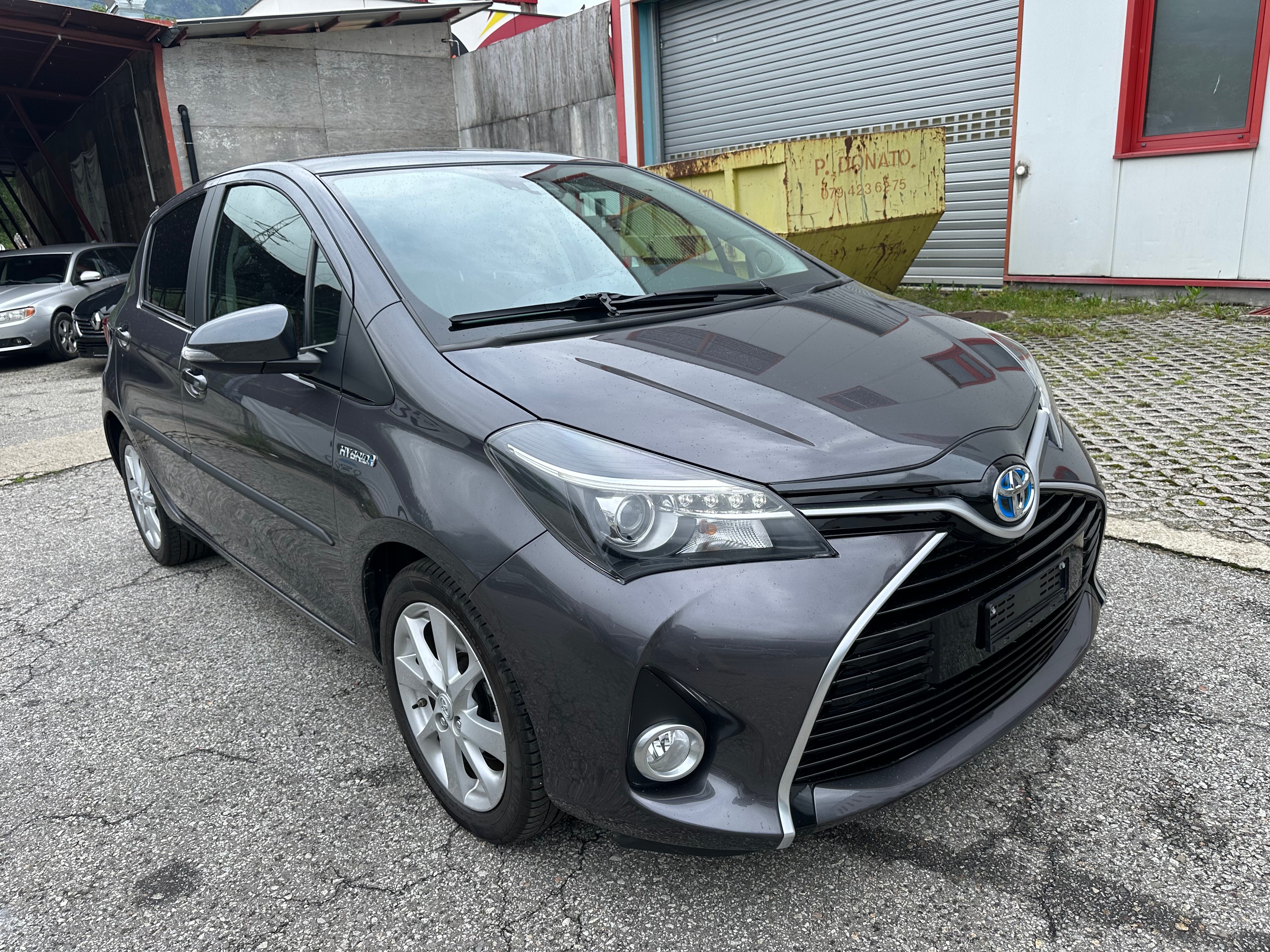 TOYOTA Yaris 1.5 VVT-i Hybrid Sol Premium e-CVT