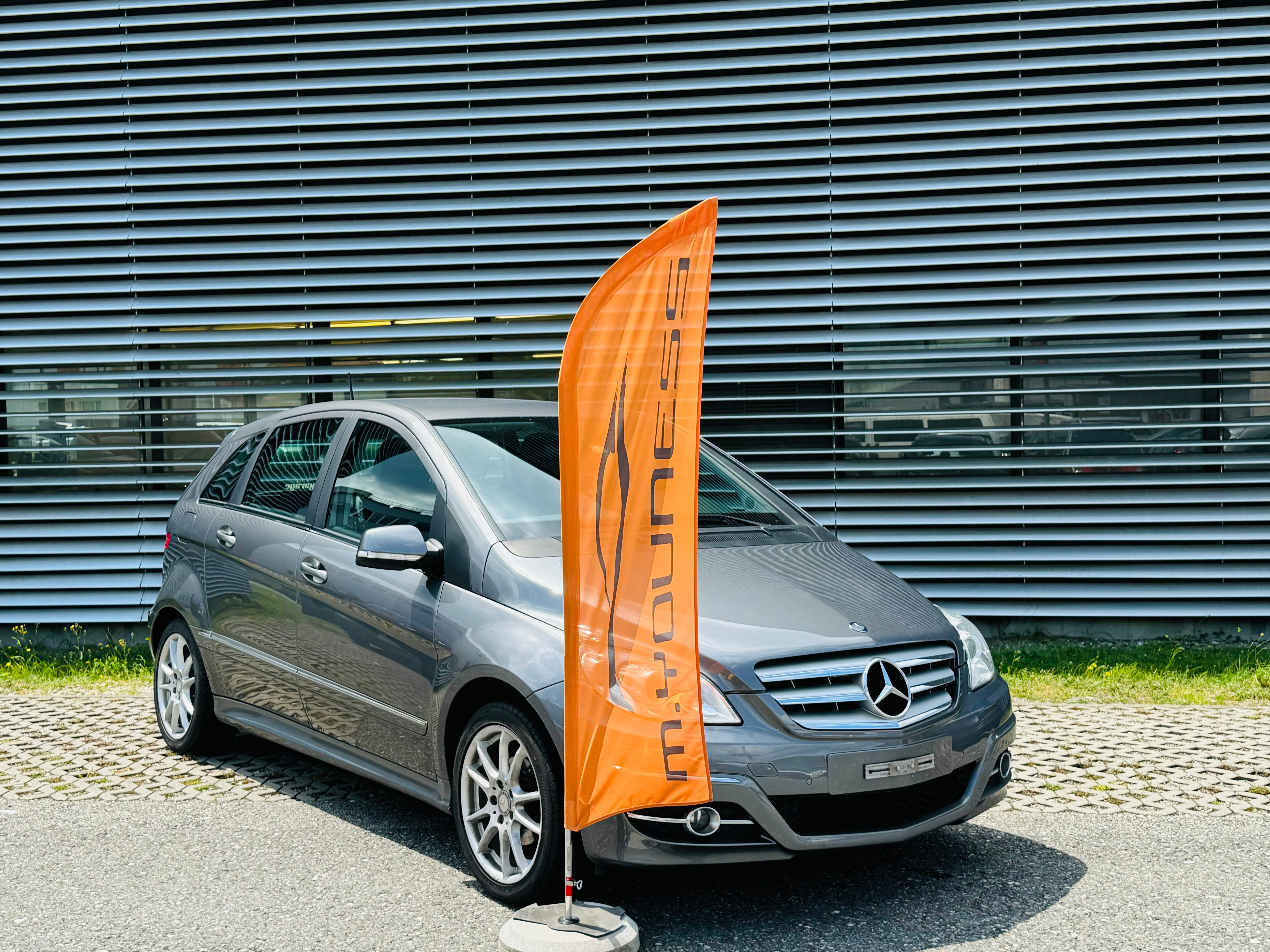 MERCEDES-BENZ B 180 Selection Autotronic