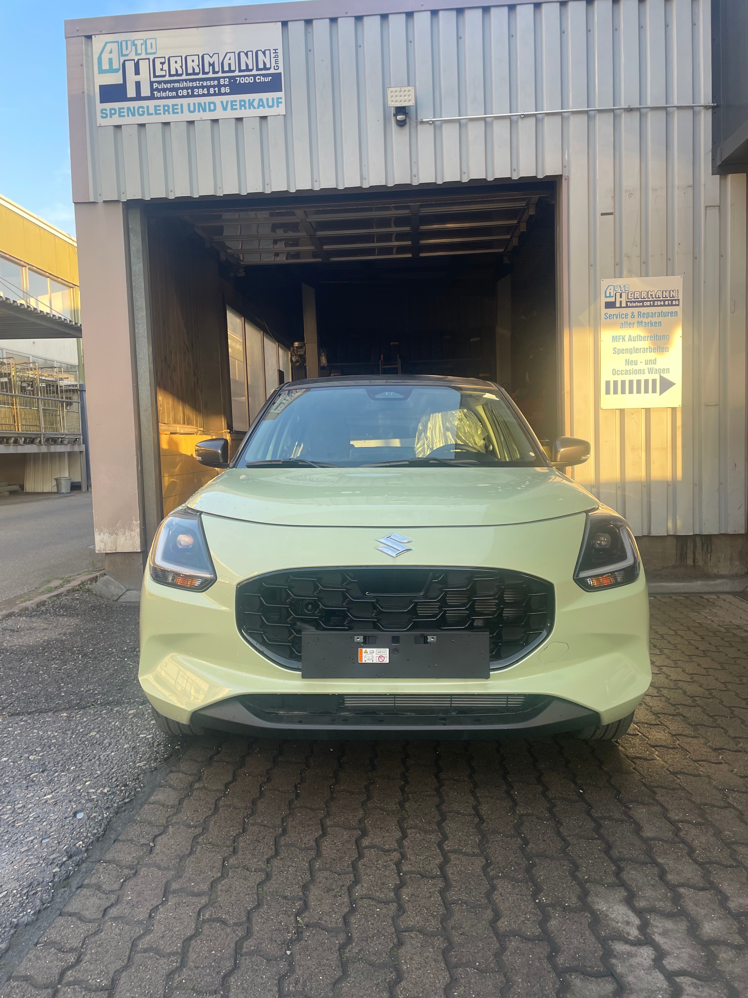 SUZUKI Swift 1.2 Compact Top Hybrid