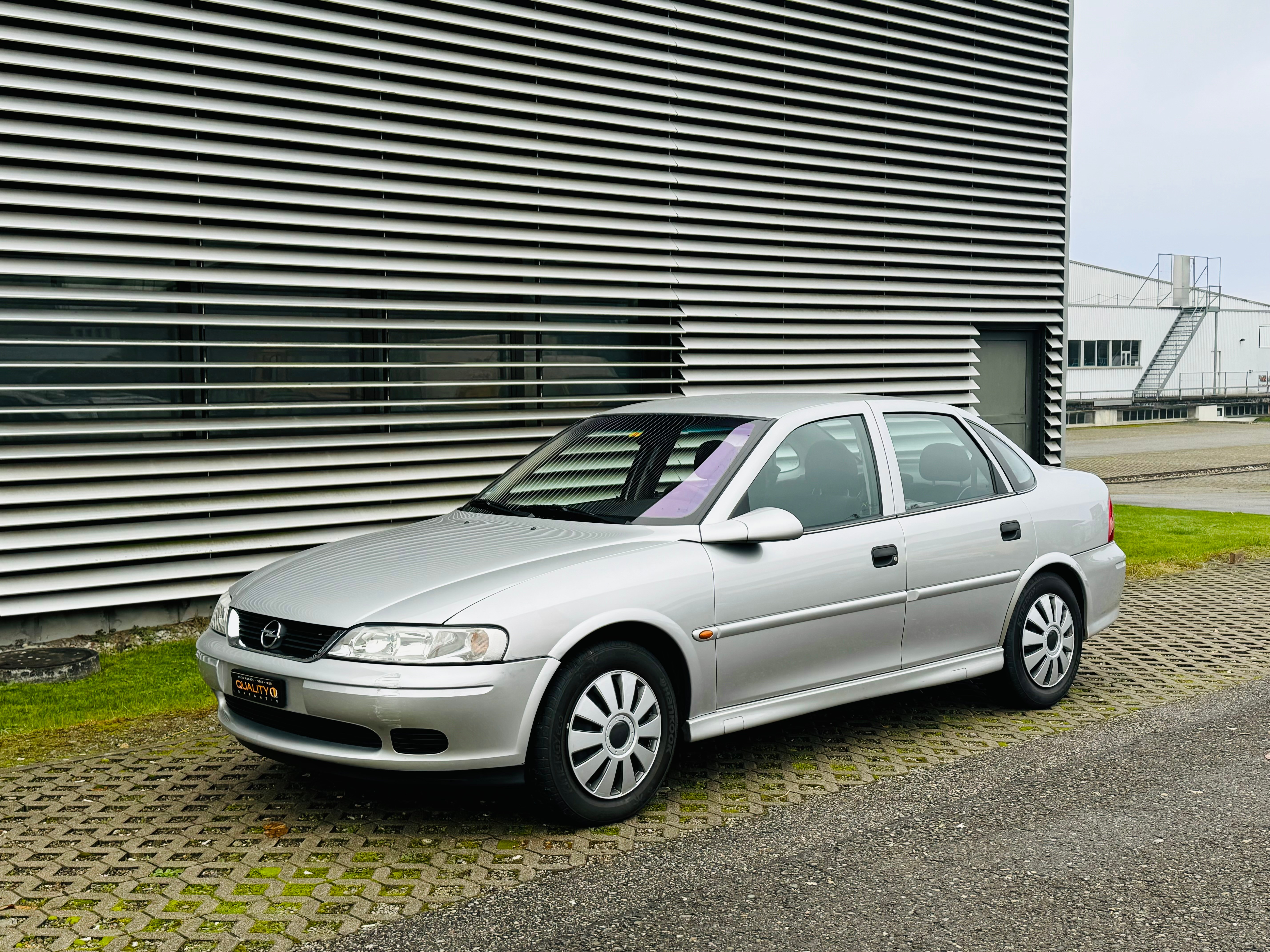 OPEL Vectra 2.2i 16V Sport