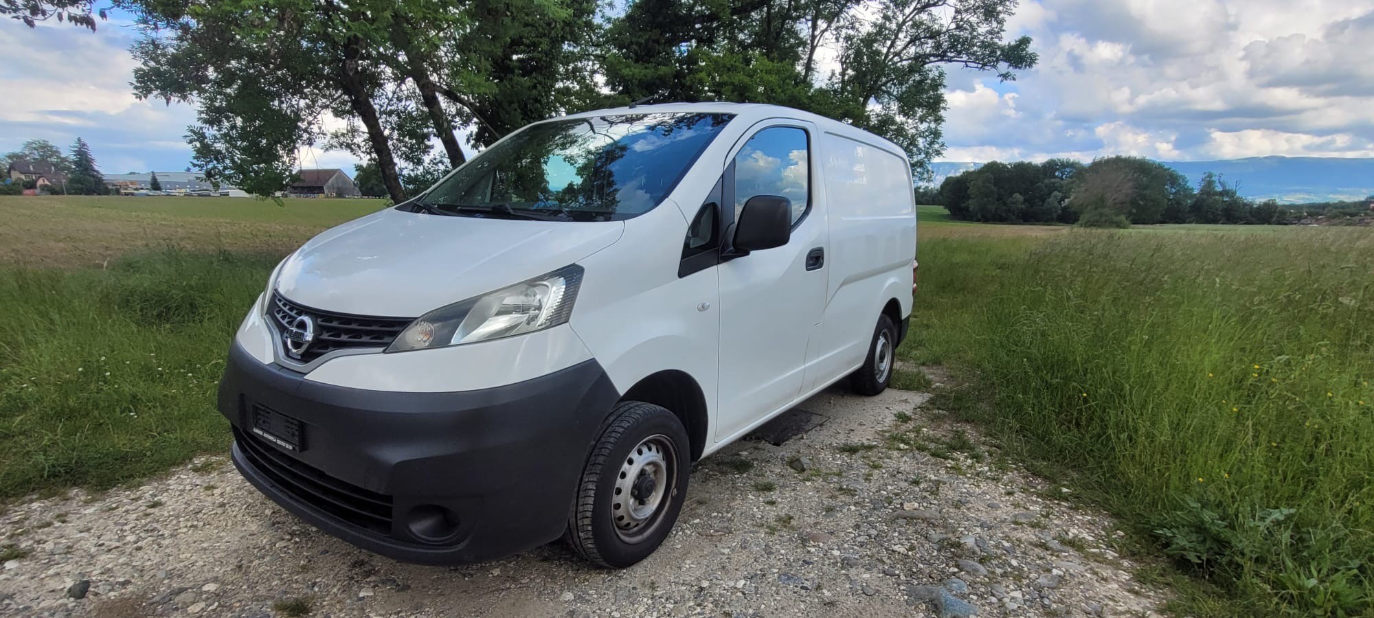 NISSAN NV200